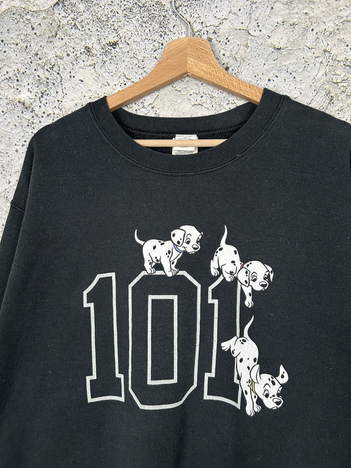 Disney Vintage Disney 101 Dalmatians Movie Cartoon Graphic Hype Size US M / EU 48-50 / 2 - 3 Thumbnail