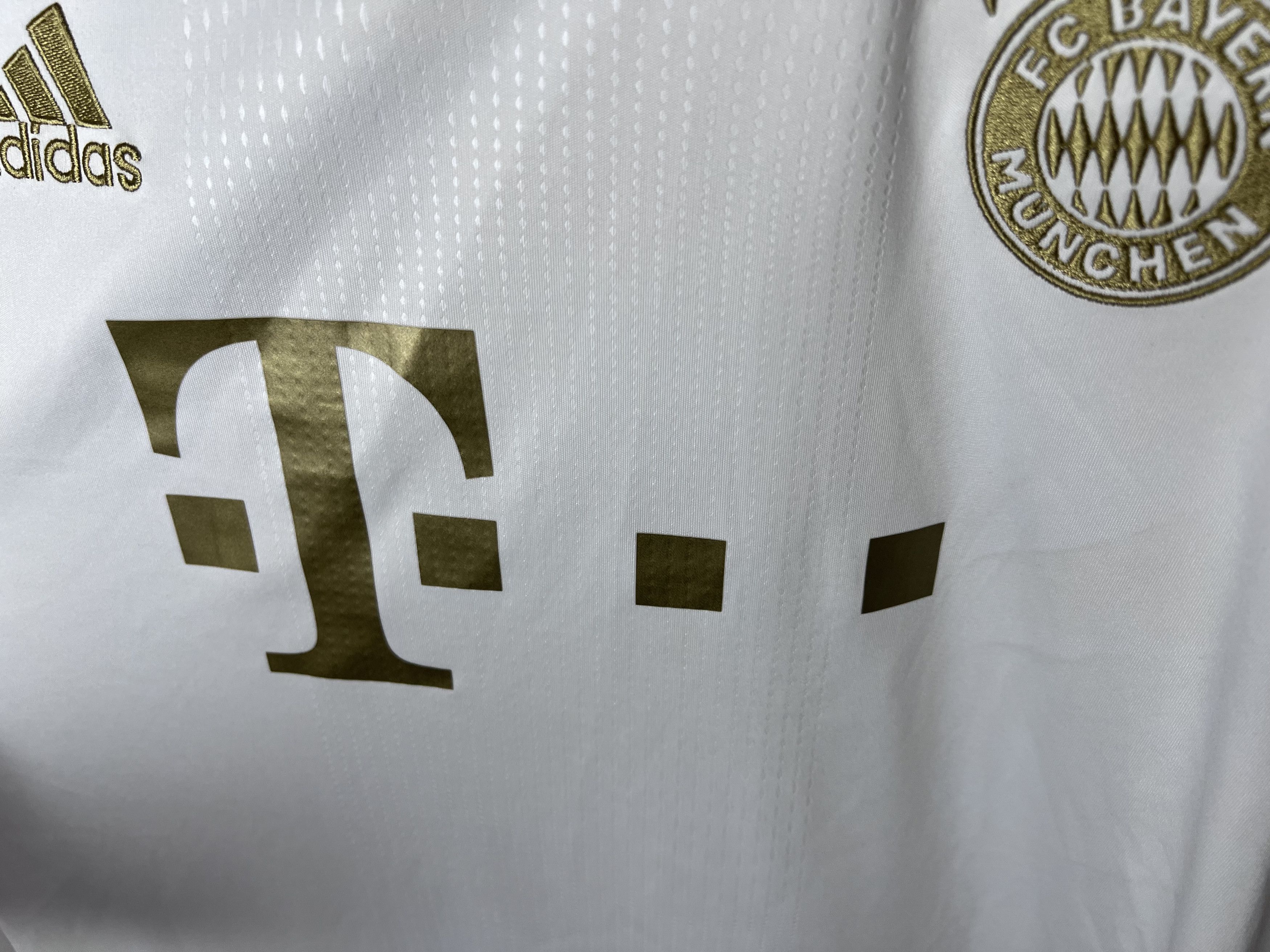 Adidas BAYERN MUNICH 2022 2023 AWAY FOOTBALL SHIRT SOCCER JERSEY Size US XL / EU 56 / 4 - 4 Thumbnail