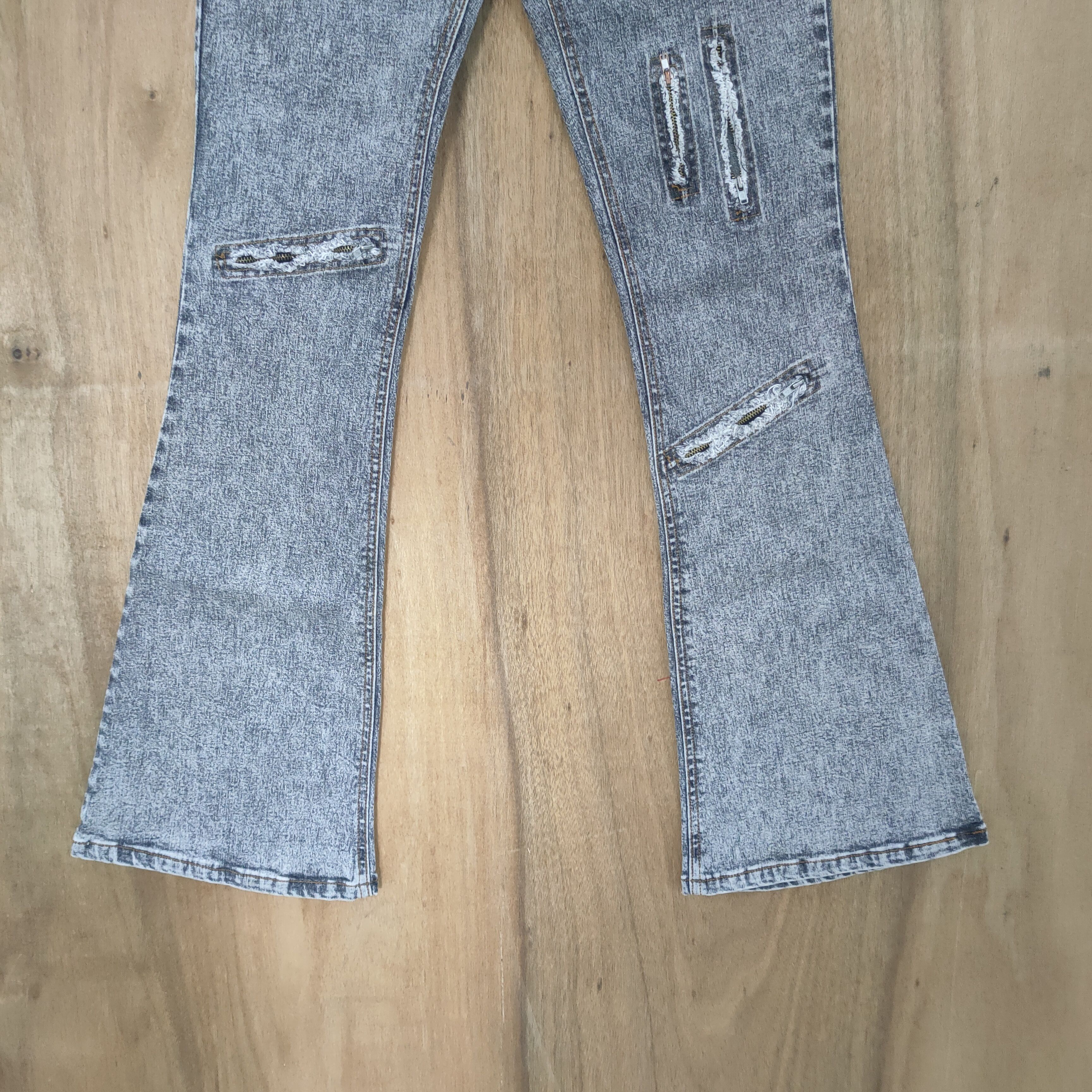 Japanese Brand CYNTHI MULTIZIPPER WOMAN FLARED JEANS PANTS Size US 27 - 5 Thumbnail
