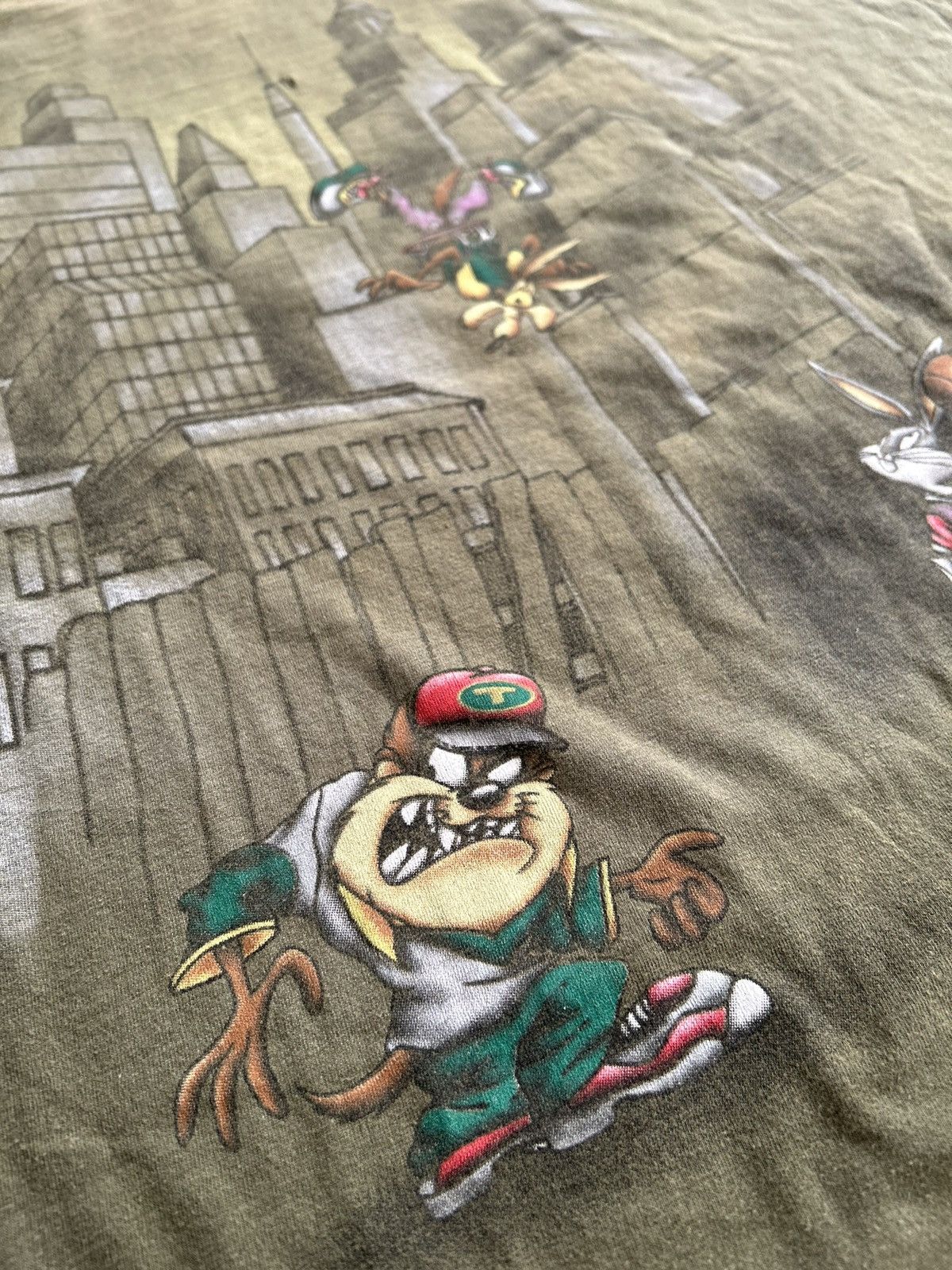Vintage × Warner Bros Vintage looney toons Sun Faded Big Graphic Tee Size US L / EU 52-54 / 3 - 4 Thumbnail