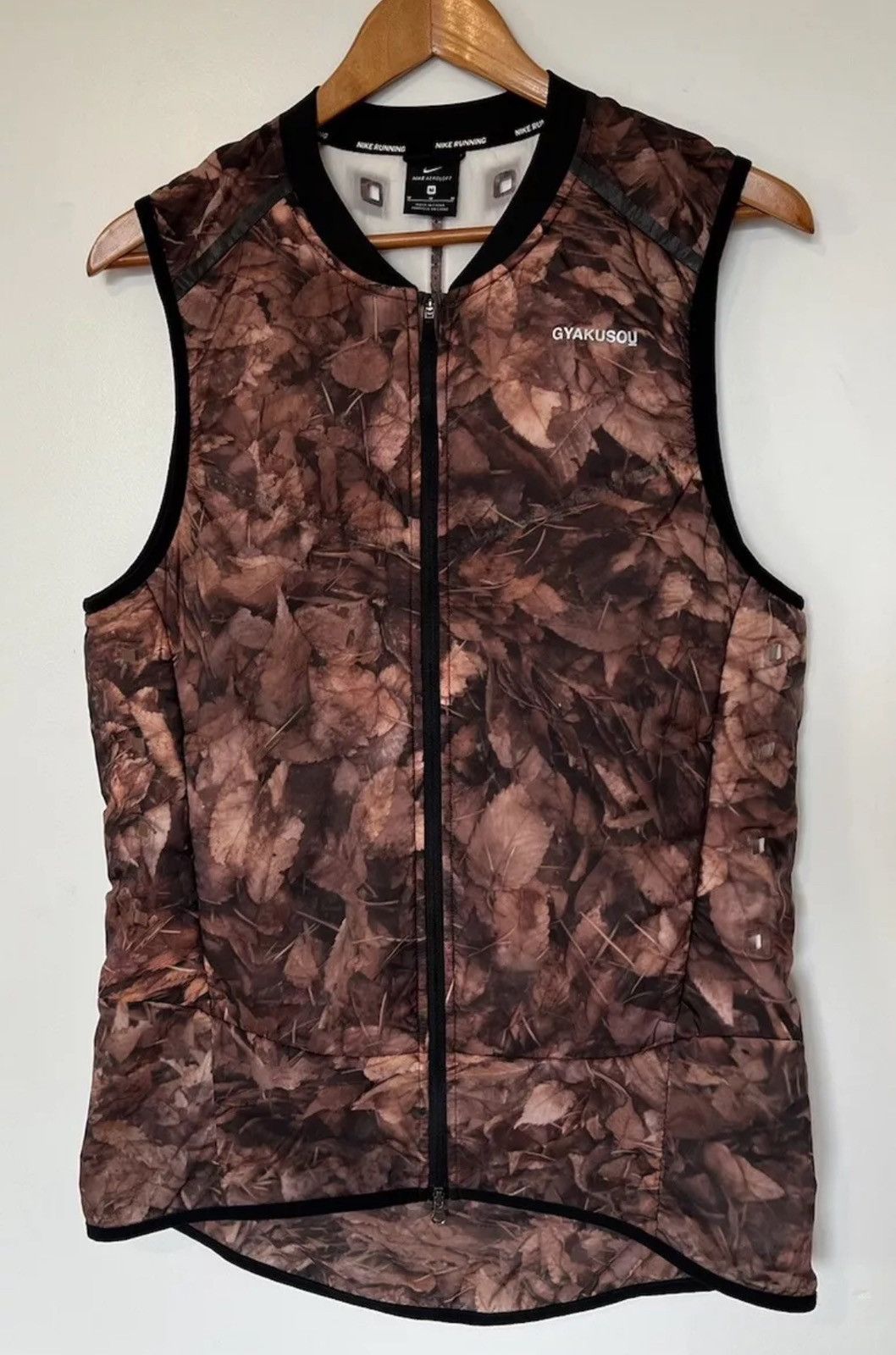 Gyakusou × Nike × Undercover GYAKUSOU Nike x Undercover Leaf Camo Vest Men’s M Aeroloft Size US M / EU 48-50 / 2 - 2 Thumbnail