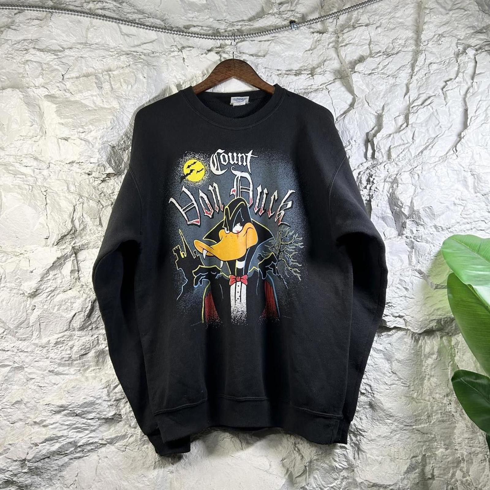Other VTG 1993 Daffy Duck Warner Bros Count Von Duck Crewneck Size US L / EU 52-54 / 3 - 1 Thumbnail