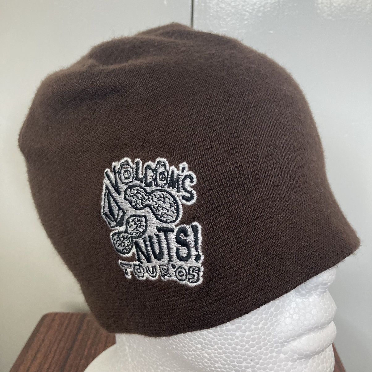 Volcom VOLCOM'S NUTS! TOUR 2005 BROWN BEANIE CAP SKATE VINTAGE Y2K Size ONE SIZE - 10 Thumbnail