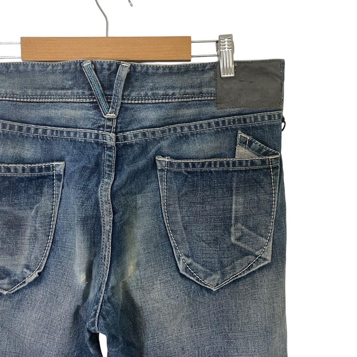 Vanquish Vintage Vanquish Gold Distressed Denim Size US 35 - 11 Thumbnail