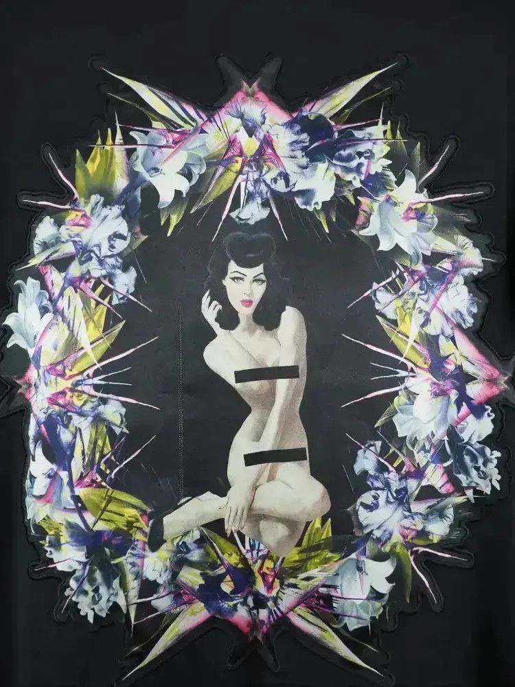 Givenchy Givenchy 12FW Tisci Pin Girl Tee-2507 Size US L / EU 52-54 / 3 - 2 Thumbnail