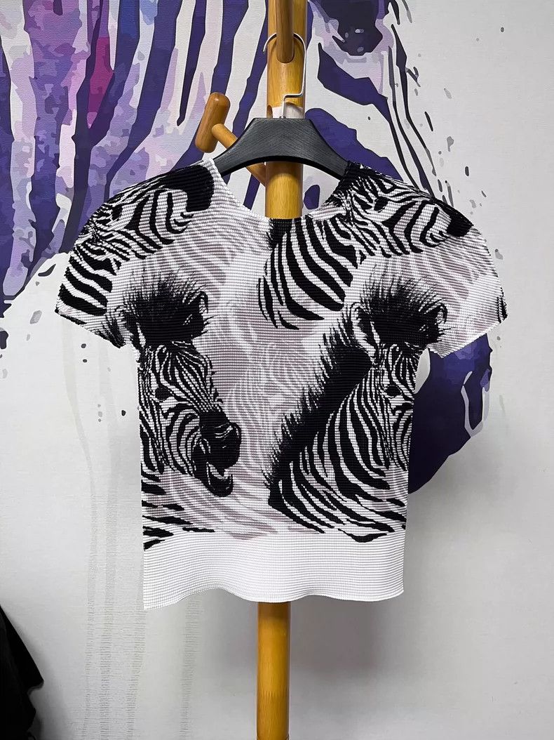 Issey Miyake issey miyake size:one size Zebra pleated coat Size XXS / US 00 / IT 34 - 1 Thumbnail