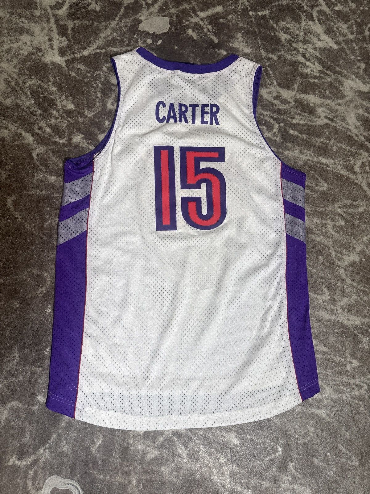 Nike Old Nike NBA Toronto Raptors Vince Carter #15 Jersey Size L. Size US L / EU 52-54 / 3 - 3 Thumbnail