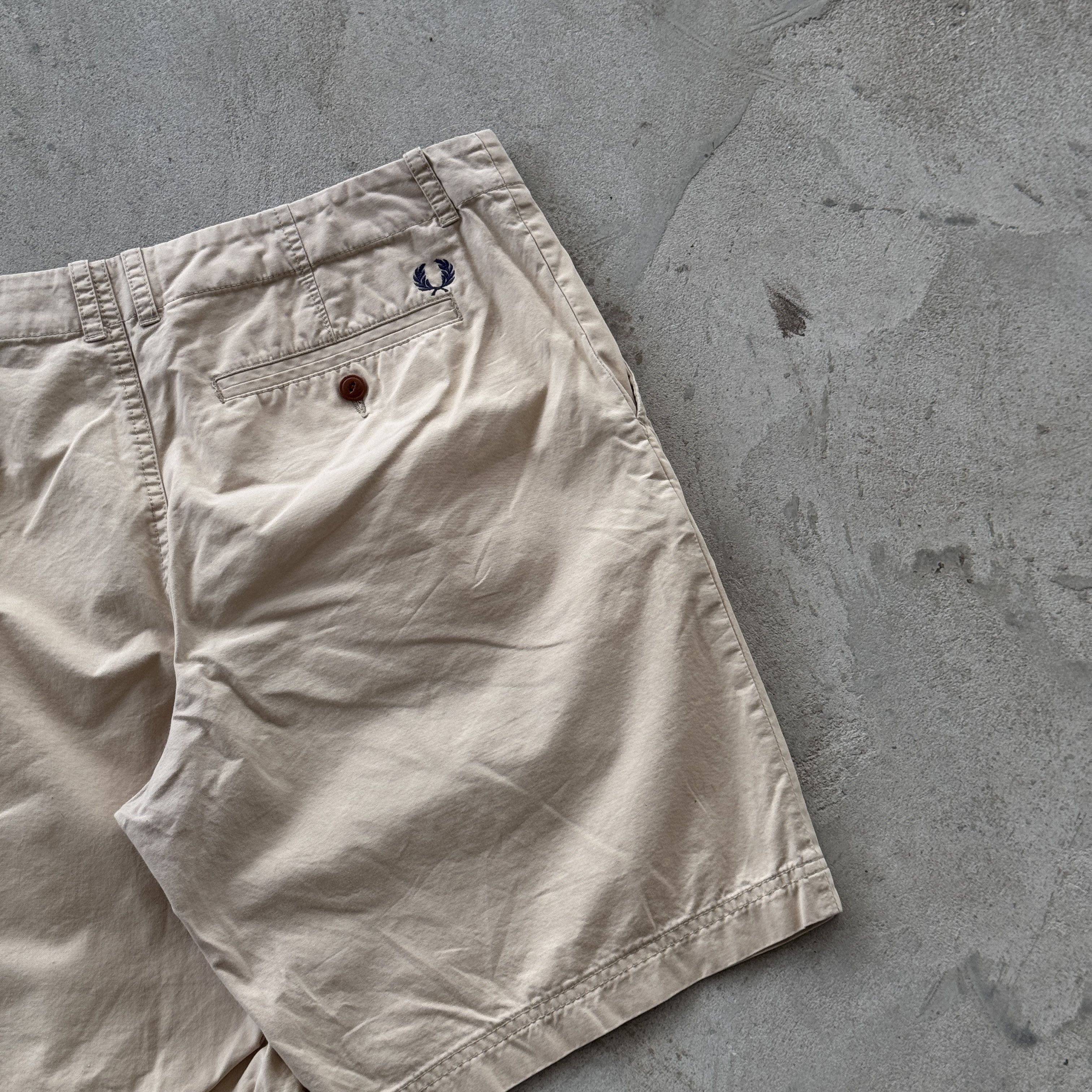Fred Perry Vintage Fred Perry Beige Chino Shorts Tartan Lining Size 32 Size US 32 / EU 48 - 3 Thumbnail