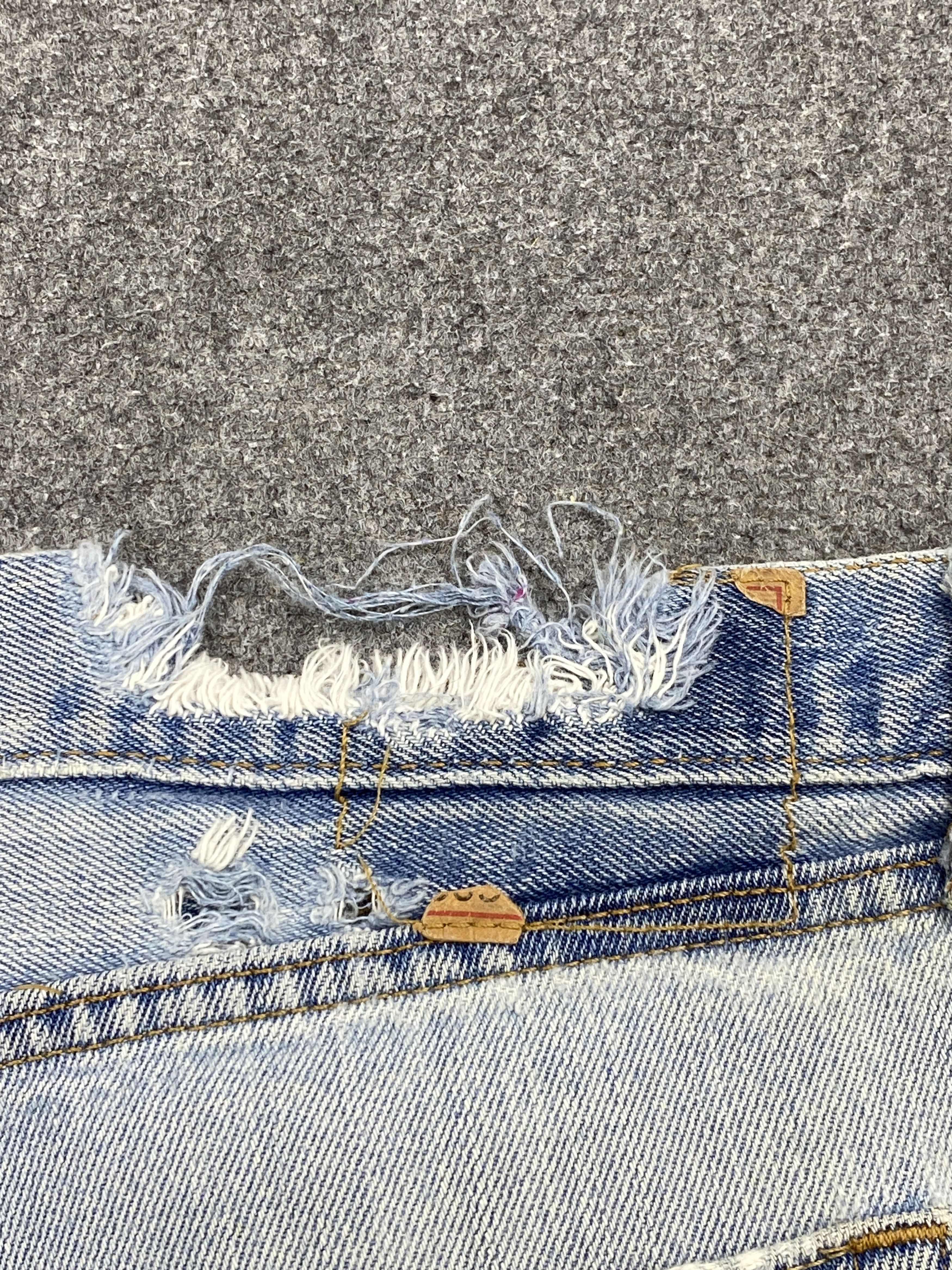 Levi's × Vintage Light Blue Washed Vintage Levi's 505 Jeans Size US 38 / EU 54 - 5 Thumbnail