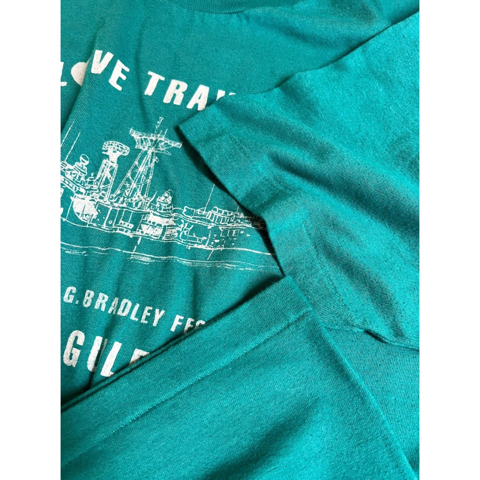 Hanes VINTAGE 1980s GREEN Hanes T-Shirt USS Bradley Ship Military Tee Men L Crew Neck Short Sleeve 80s Pattern Solid Size US L / EU 52-54 / 3 - 4 Thumbnail