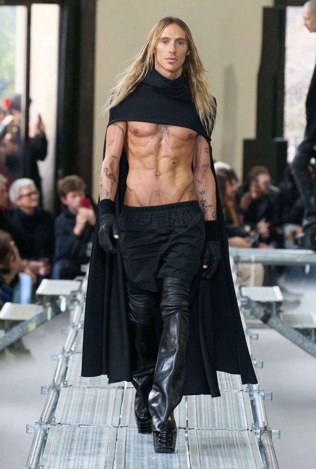Rick Owens Rick owens 23FW COWL HALF CAPE Size US M / EU 48-50 / 2 - 7 Thumbnail