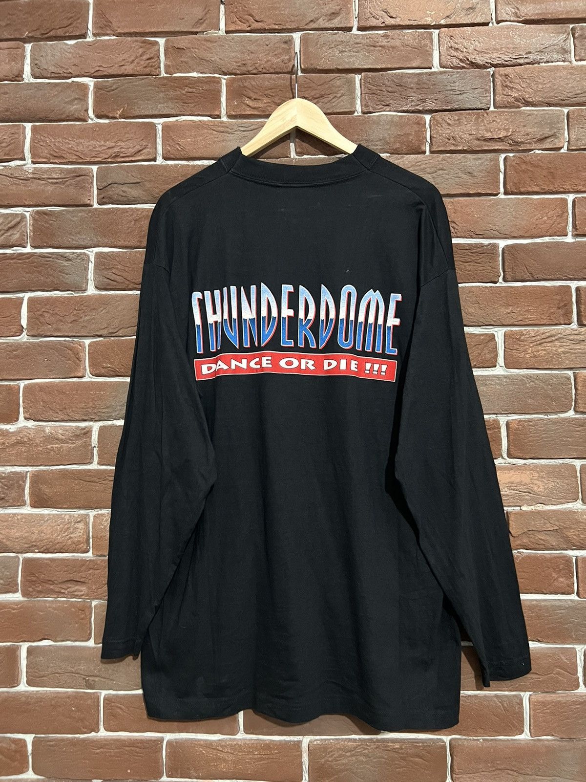 Band Tees Rare Vintage 1997 Thunderdome Wizard Gabber Band Tshirt 90s Size US XL / EU 56 / 4 - 2 Thumbnail
