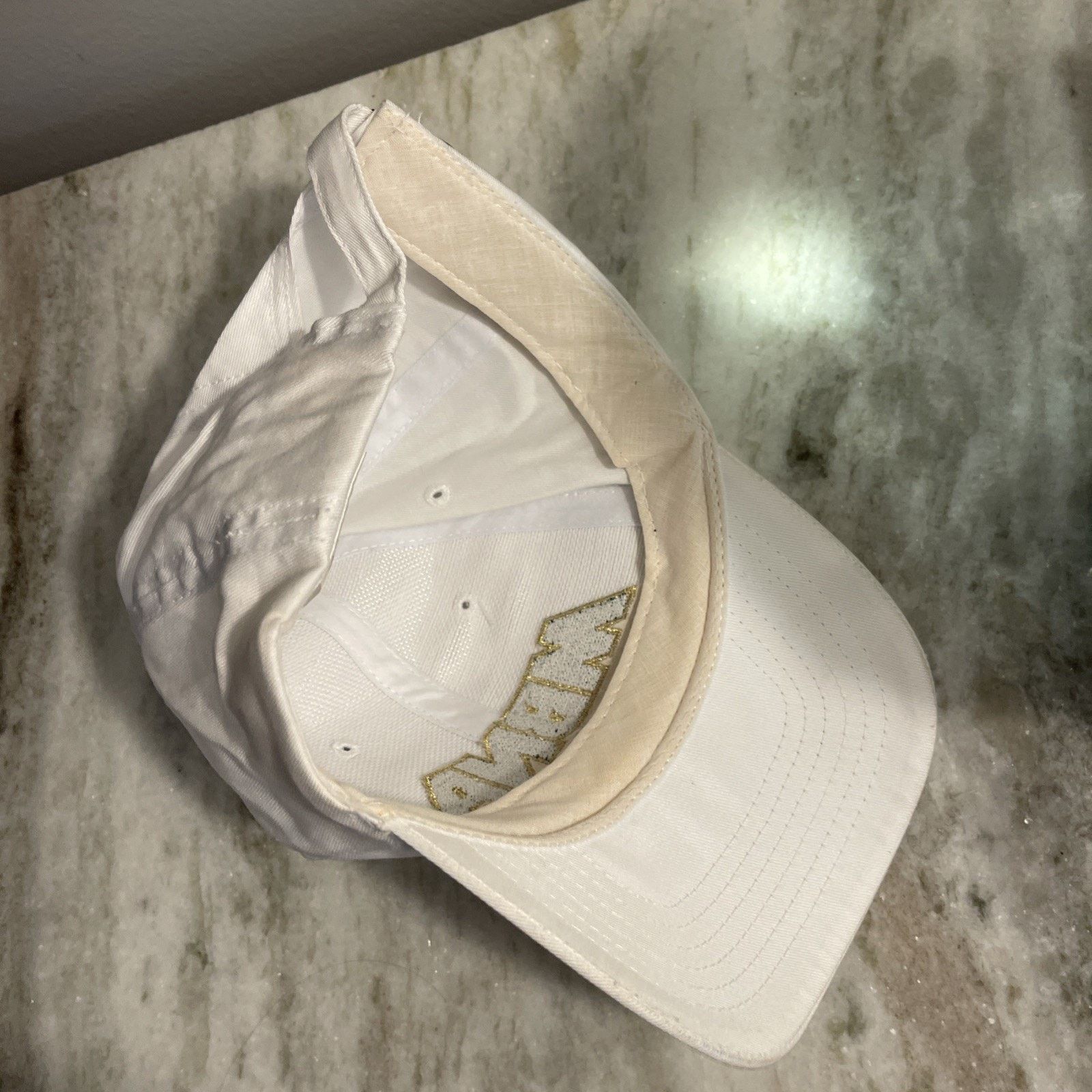 Vintage Bobby Labonte SIGNED #18 MBNA Racing Hat Rare Size ONE SIZE - 8 Thumbnail