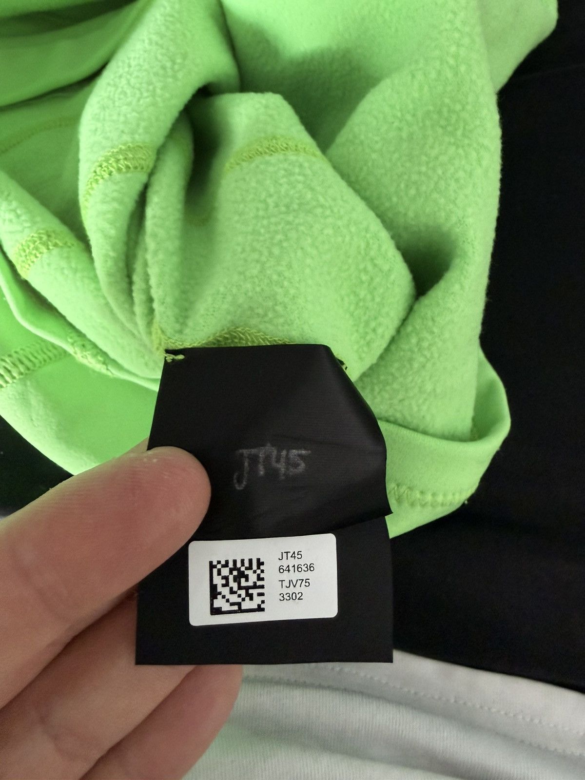 Balenciaga Sample 24 balenciaga demna neoprene zip sweater neongreen Size US S / EU 44-46 / 1 - 9 Thumbnail