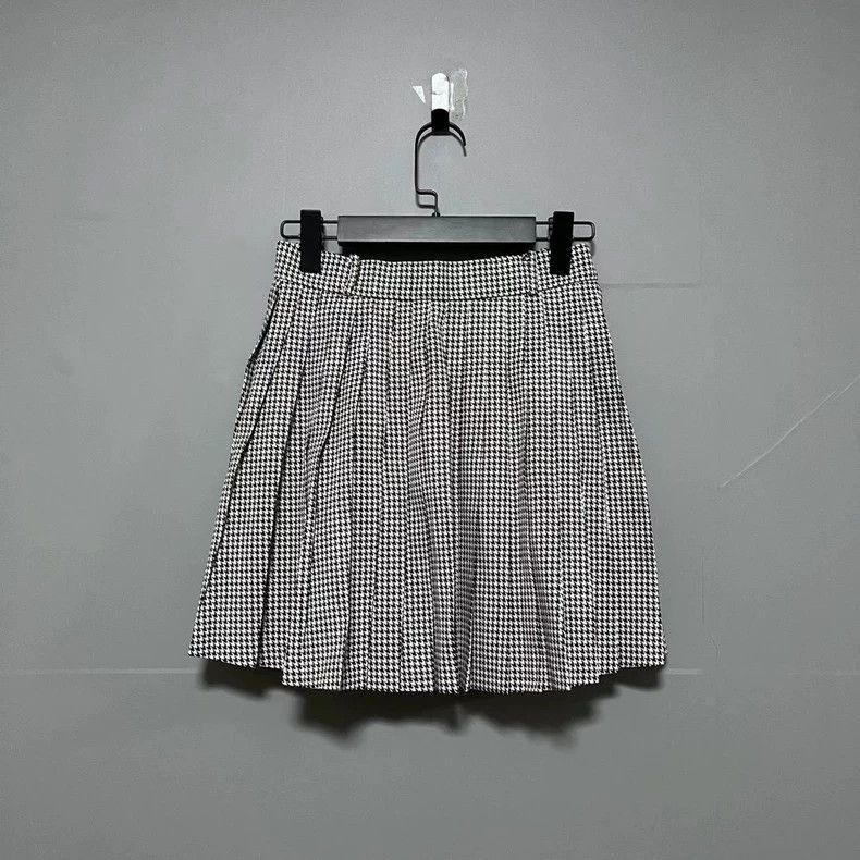 Thom Browne Thom browne Three-bar thousand-bird plaid pleated skirt Size 26" / US 2 / IT 38 - 1 Thumbnail