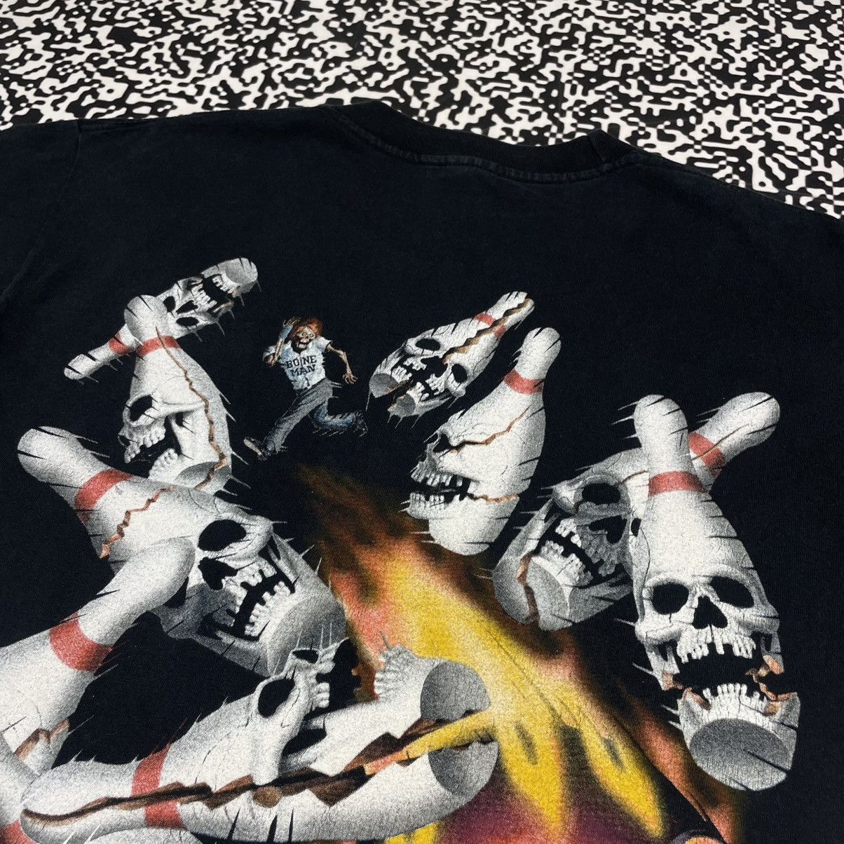 Japanese Brand Vintage 1996 Bone Man Skull Bones Logo Bowling Retro T-shirt Size US L / EU 52-54 / 3 - 6 Thumbnail