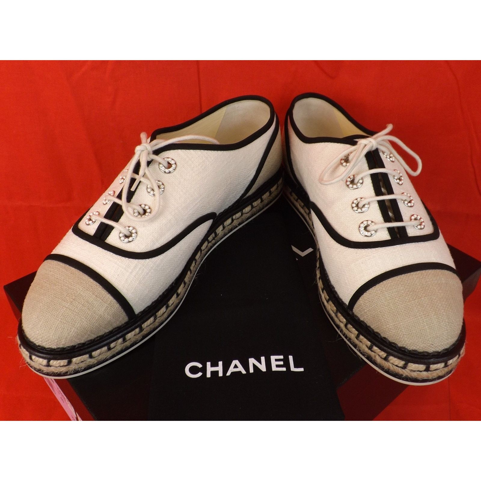 Chanel CHANEL BEIGE CANVAS PEARLS CC ESPADRILLE FLAT OXFORDS 39.5 Size US 9.5 / IT 39.5 - 7 Thumbnail
