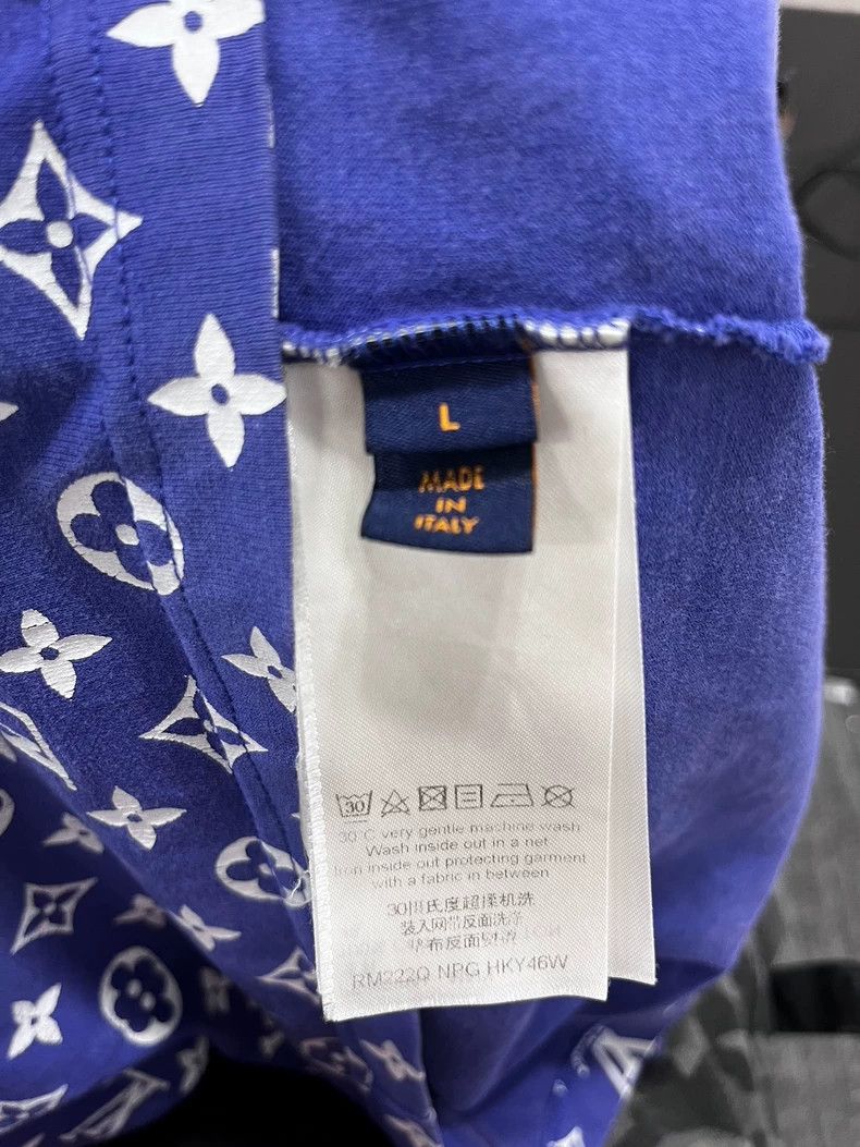 Louis Vuitton Louis Vuitton Blue logo gradient short sleeve Size US L / EU 52-54 / 3 - 4 Thumbnail