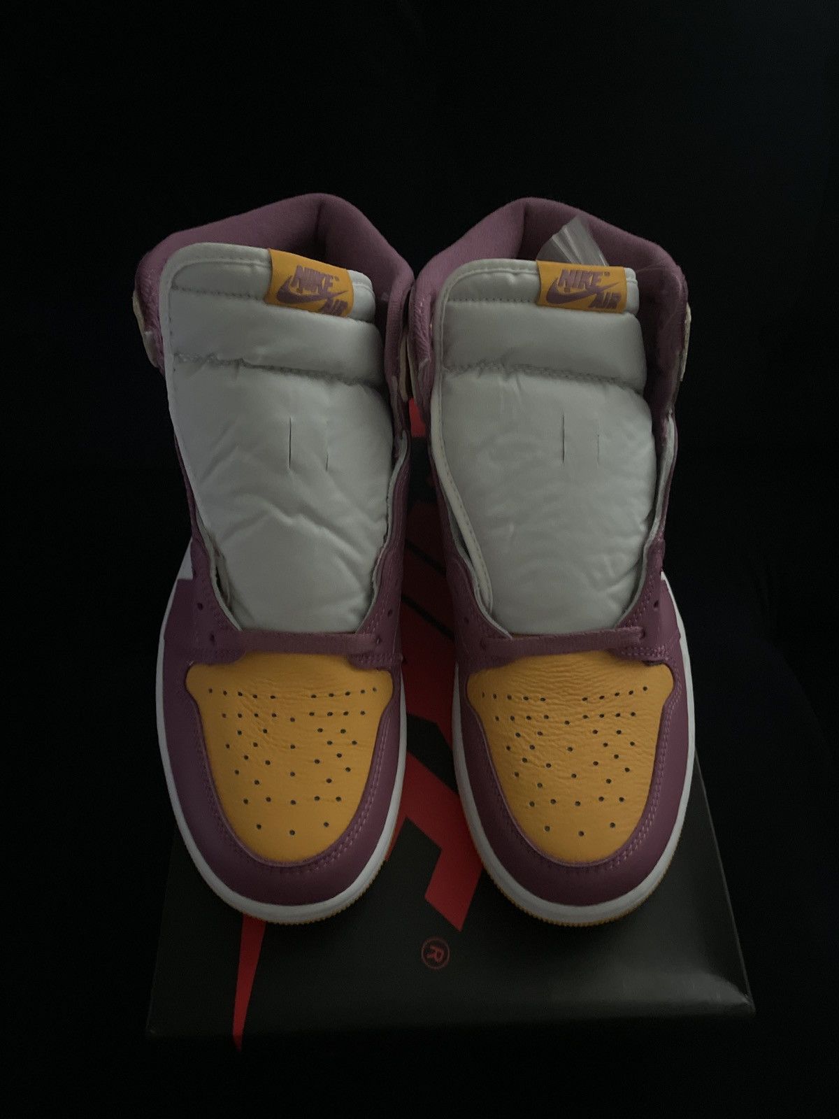 Nike Jordan 1 high OG “brotherhood” Size US 9.5 / EU 42-43 - 2 Thumbnail