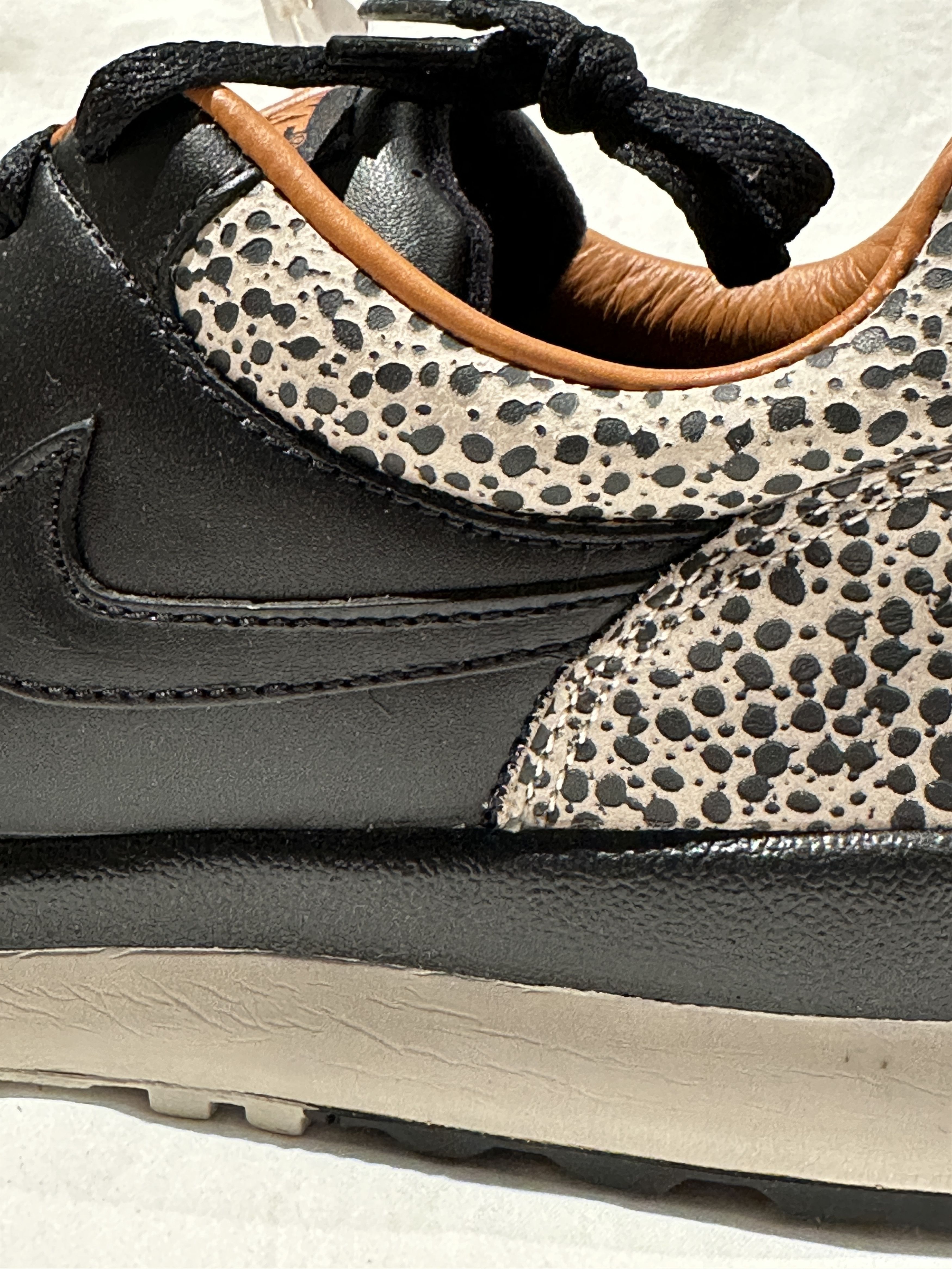 Nike BRAND NEW NIKE AIR SAFARI 1987 25th ANNIVERSARY SZ\10.5 Size US 10.5 / EU 43-44 - 11 Thumbnail
