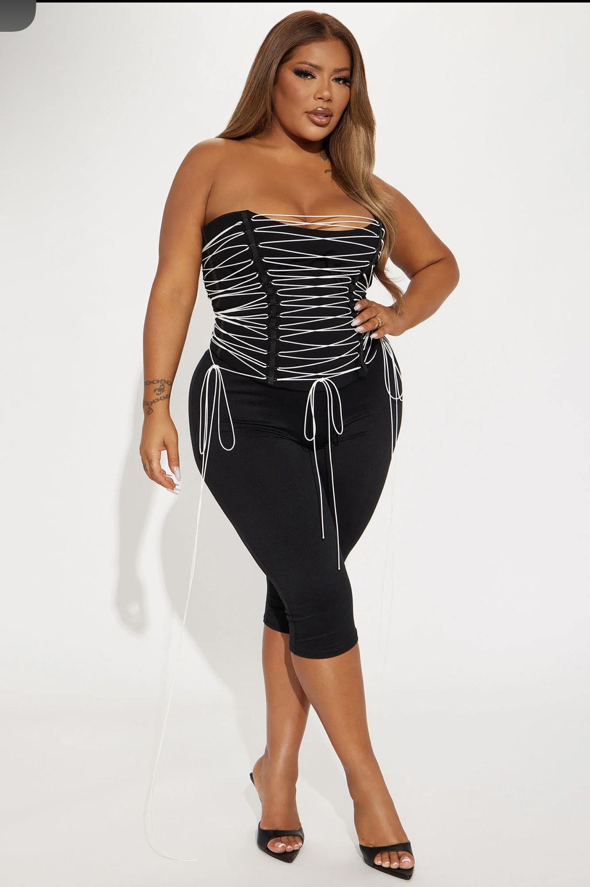 Fashion Nova Hot List Strappy Corset top Size L / US 10 / IT 46 - 2 Thumbnail