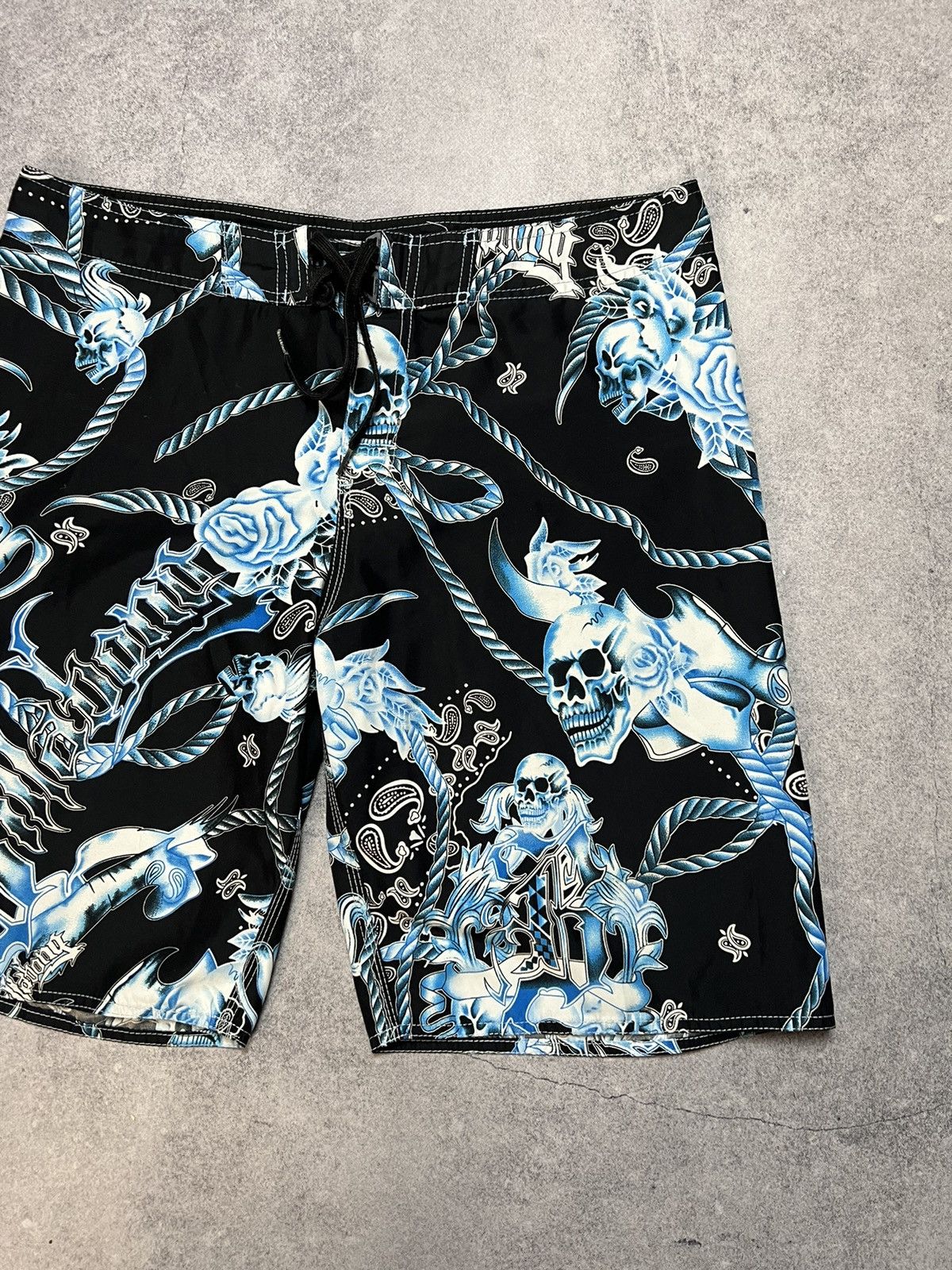 Billabong Vintage Billabong Skulls Rhinestones Graffiti Nylon Shorts Size US 36 / EU 52 - 3 Thumbnail
