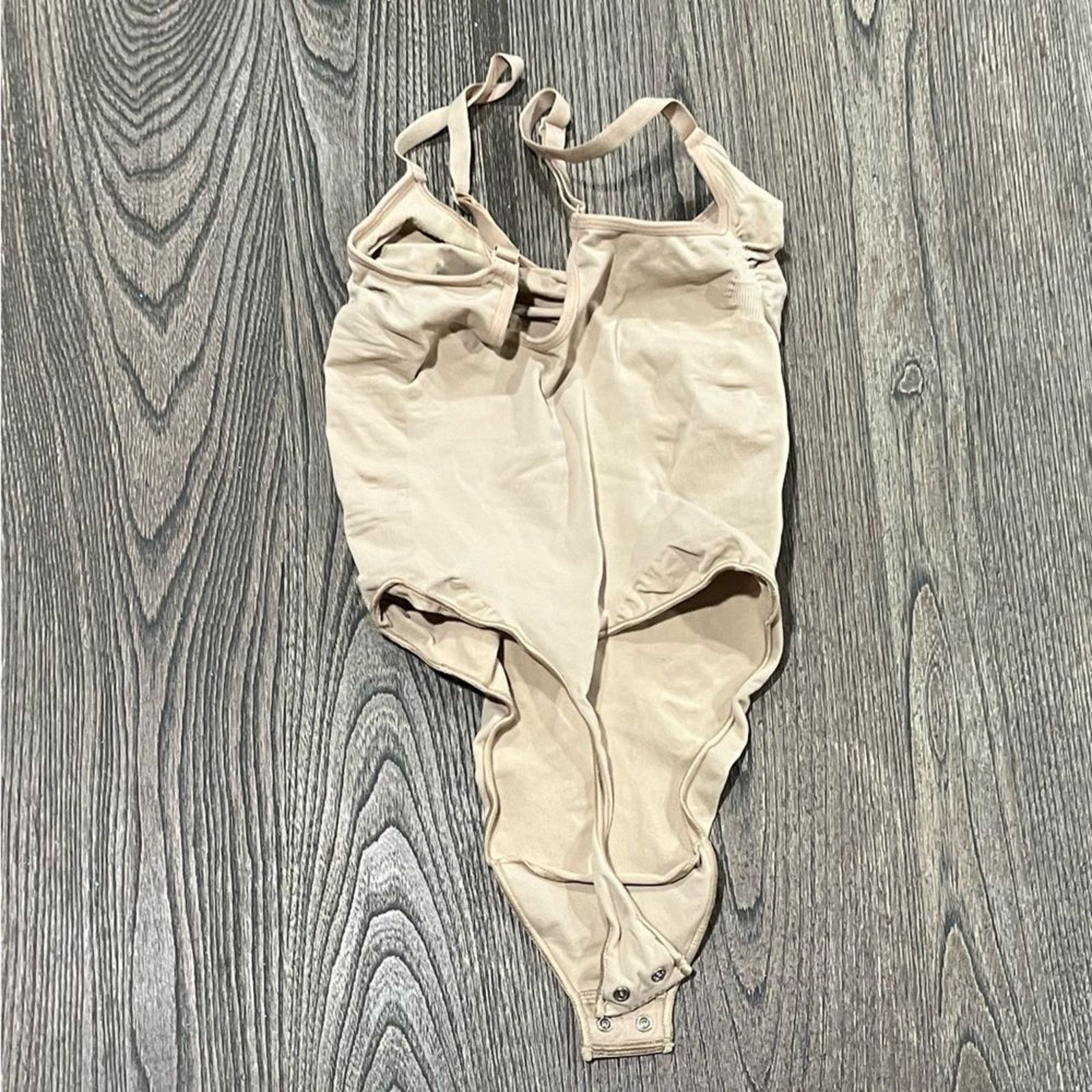 SKIMS NWOT Skims Shapewear Seamless Sculpt Brief Thong Bodysuit L Size L / US 10 / IT 46 - 4 Thumbnail