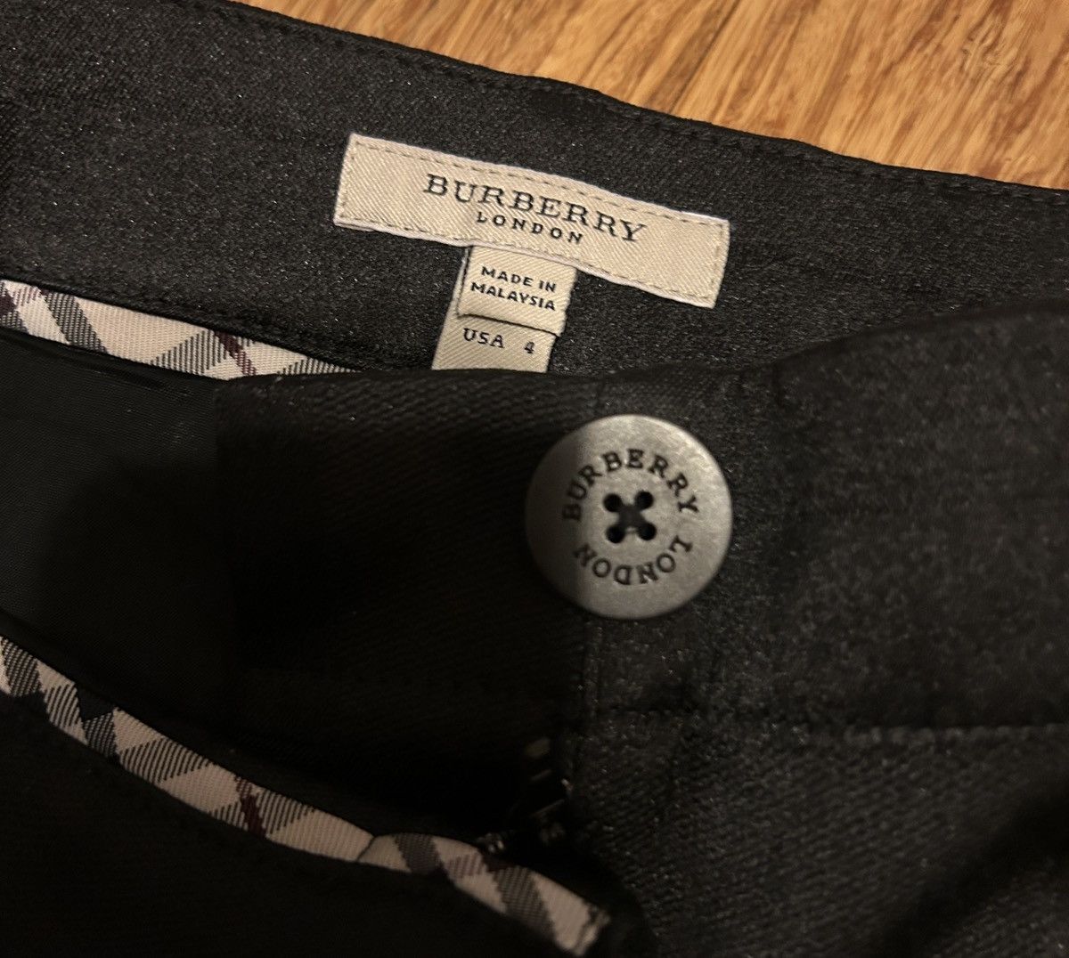 Burberry Burberry Black Shadow Check Plaid Skirt size US 4 Size 27" / US 4 / IT 40 - 5 Thumbnail