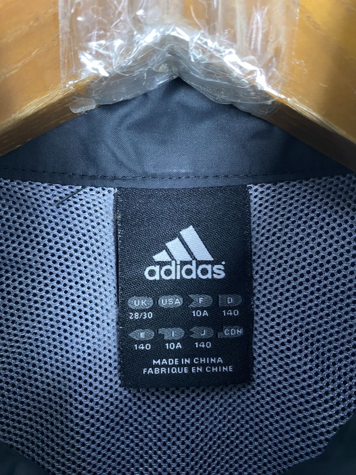 Adidas Rare‼️ Adidas Windbreaker Youth Size Size US S / EU 44-46 / 1 - 5 Thumbnail