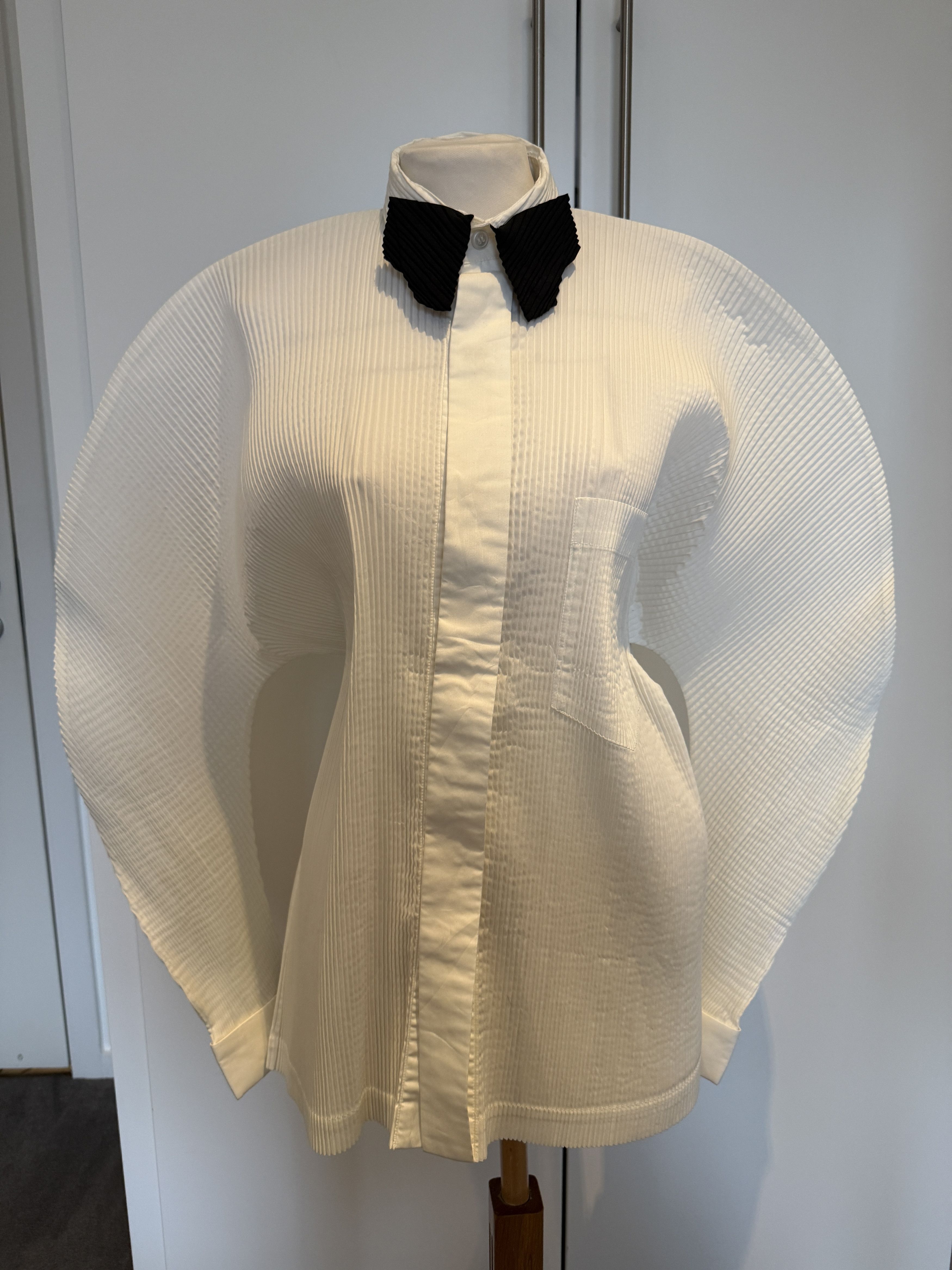 Issey Miyake Issey Miyake 1991 Archival Sculptural Pleated Circle Blouse Size M / US 6-8 / IT 42-44 - 1 Thumbnail