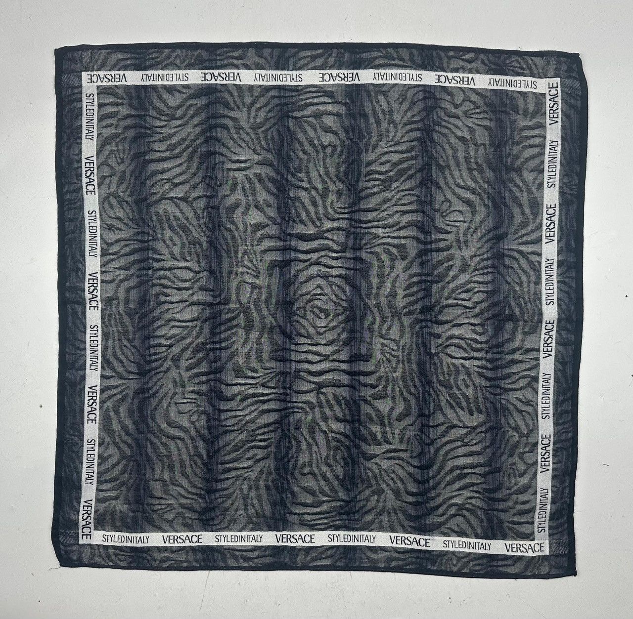 Versace versace handkerchief bandana tc44 Size ONE SIZE - 1 Thumbnail