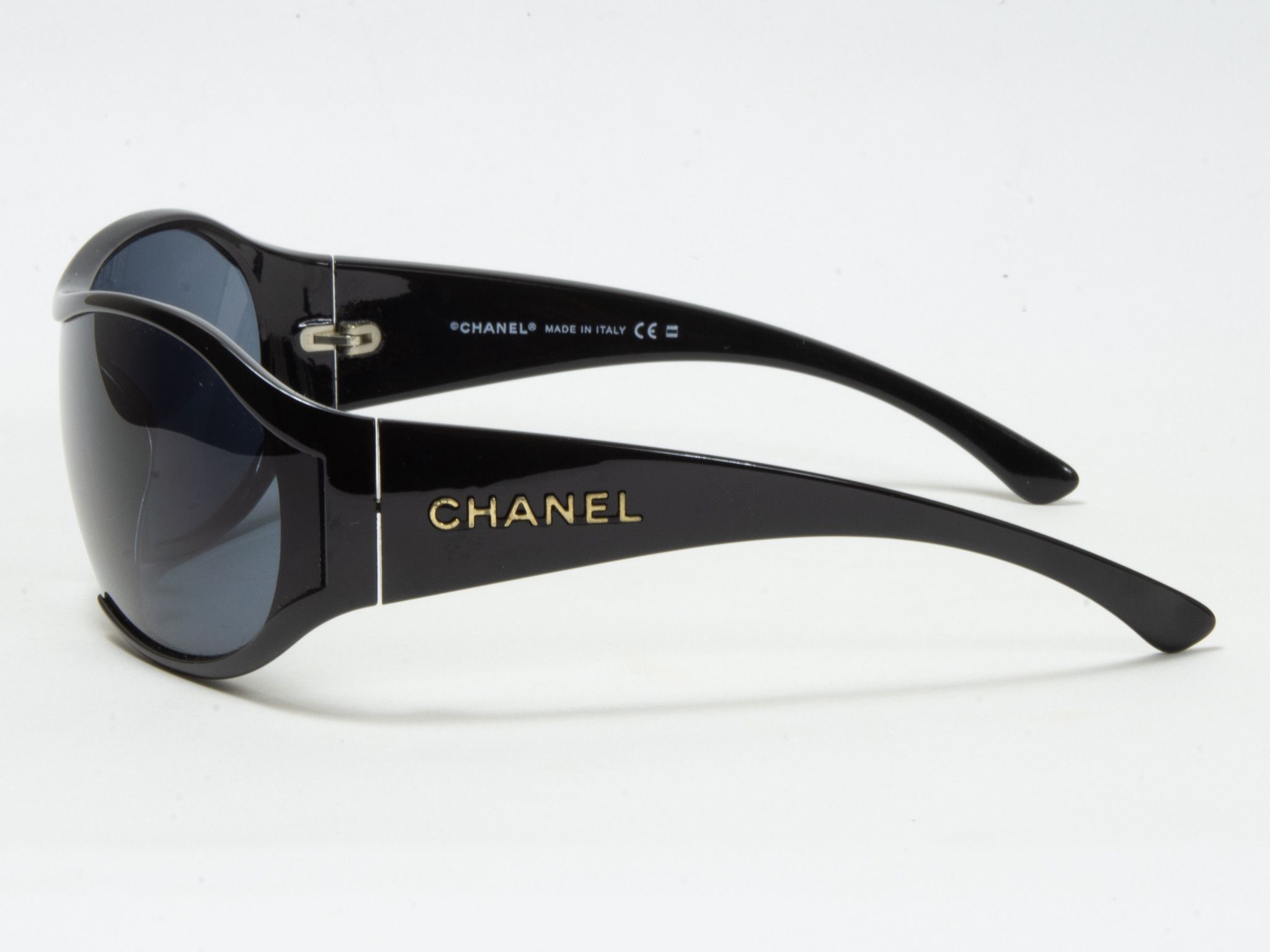 Chanel VINTAGE CHANEL SUNGLASSES IN BLACK Size ONE SIZE - 2 Thumbnail