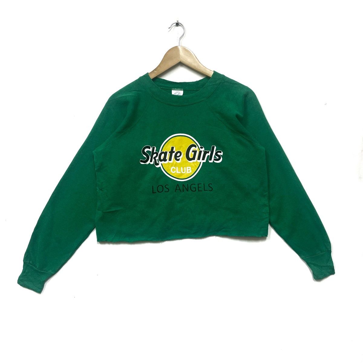 Vintage Vintage 90s Skate Girls club Los Angels Short Sweatshirt Size US M / EU 48-50 / 2 - 1 Thumbnail