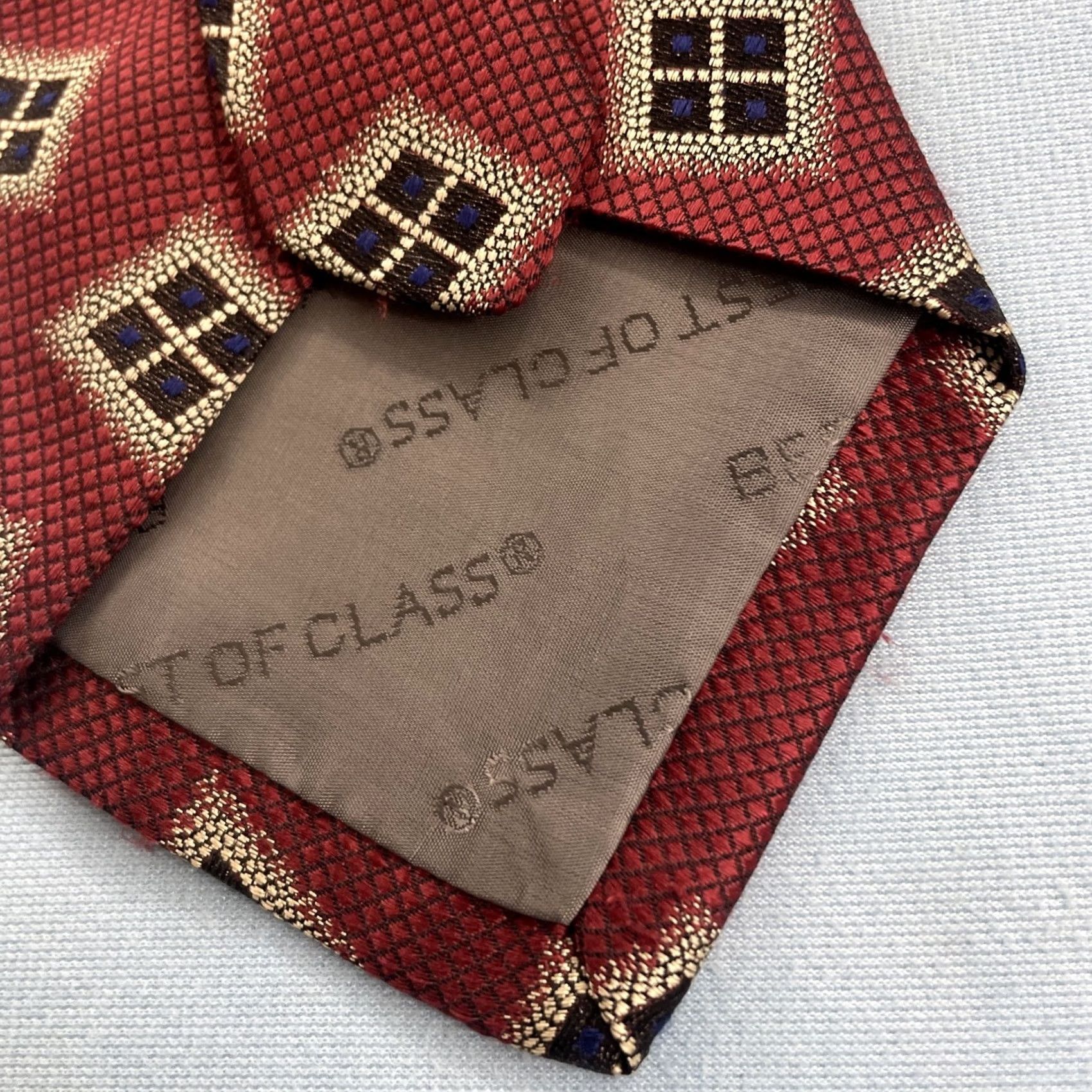 Robert Talbott VINTAGE Robert Talbott Best of Class tie Wove Deco Dot Window Neat Red Gray USA 4x58 Capsule Wide Necktie Size ONE SIZE - 5 Thumbnail