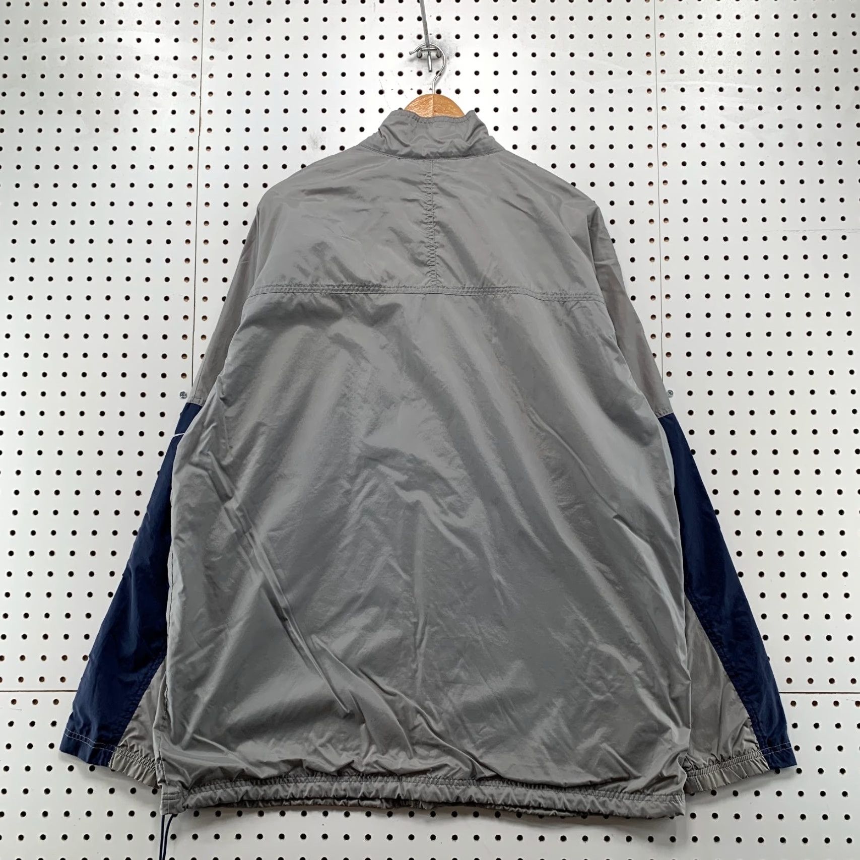 Nike Vintage Nike Windbreaker Jacket Mens XL Gray Oversized Lightweight Y2K Size US XL / EU 56 / 4 - 2 Thumbnail