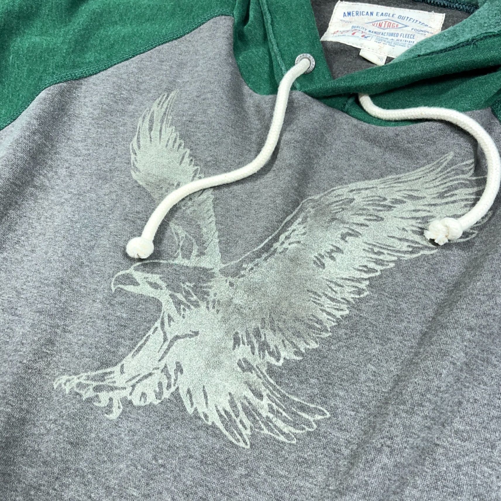 American Eagle Outfitters VINTAGE American Eagle Outfitters Hoodie Mens 2XL Green Gray Raglan Bird Logo Embroidered Hooded Sweatshirt Pullover Contemporary Casual Size US XXL / EU 58 / 5 - 4 Thumbnail