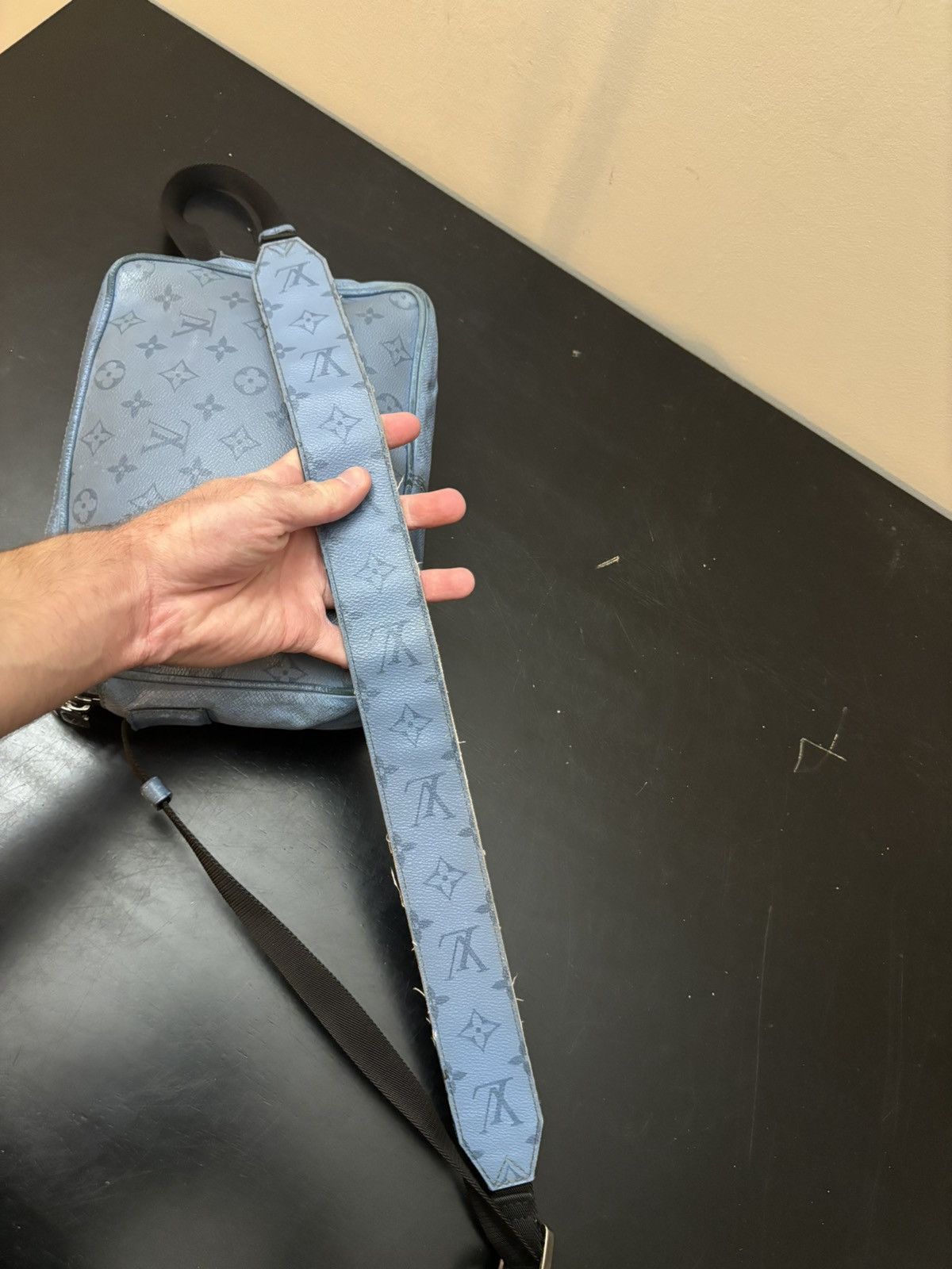 Louis Vuitton Louis Vuitton Taigarama Outdoor Monogram Messenger Bag Blue Size ONE SIZE - 11 Thumbnail