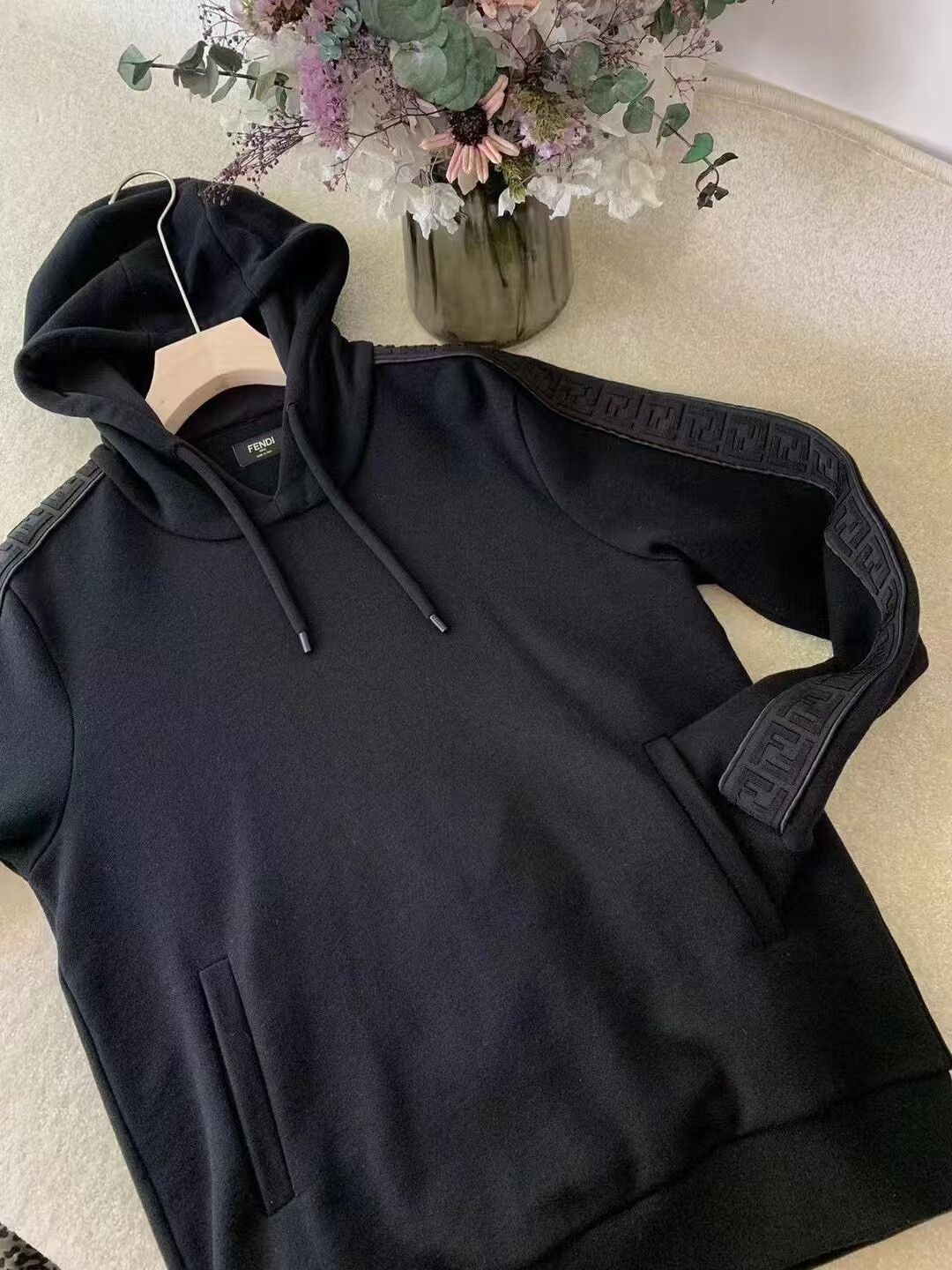 Fendi Fendi Black Logo Hoodie Sweatshirt XS Size XS / US 0-2 / IT 36-38 - 1 Thumbnail
