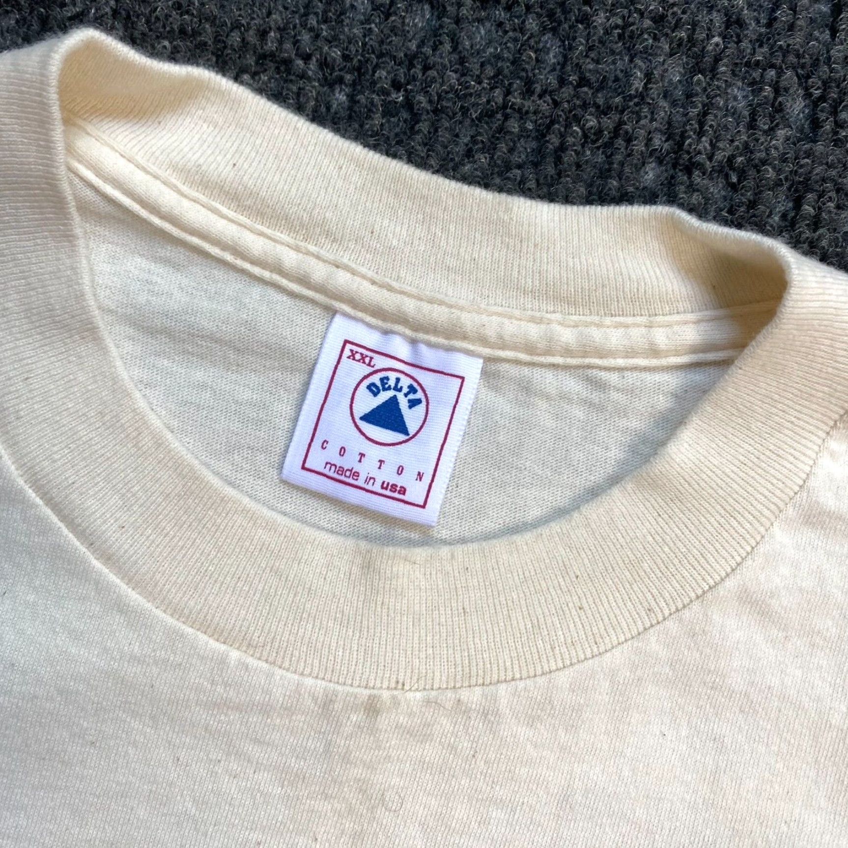 Delta VINTAGE Delta T-Shirt 2XL Beige Tan Crew Neck Short Sleeve Cotton Knit Logo 90s Sports Funny Men Size US XXL / EU 58 / 5 - 4 Thumbnail