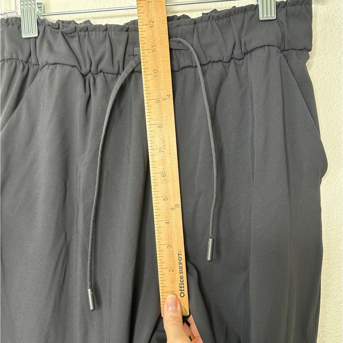 Lululemon Lululemon Black High Rise Jogger Drawstring Banded Hem 6 Size 28" / US 6 / IT 42 - 10 Thumbnail