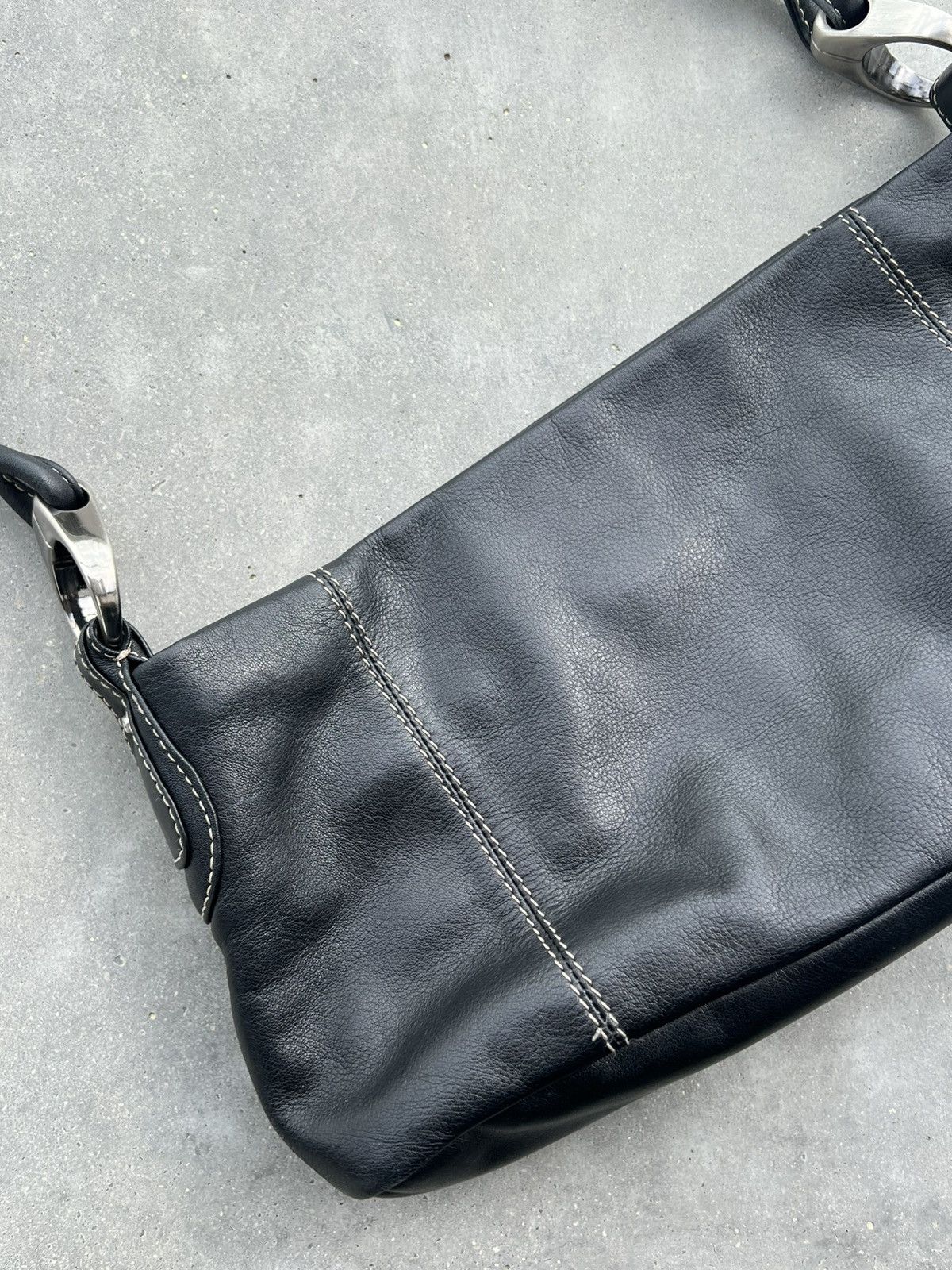 Vintage 🕷️super cool black leather shoulder bag Size ONE SIZE - 4 Thumbnail