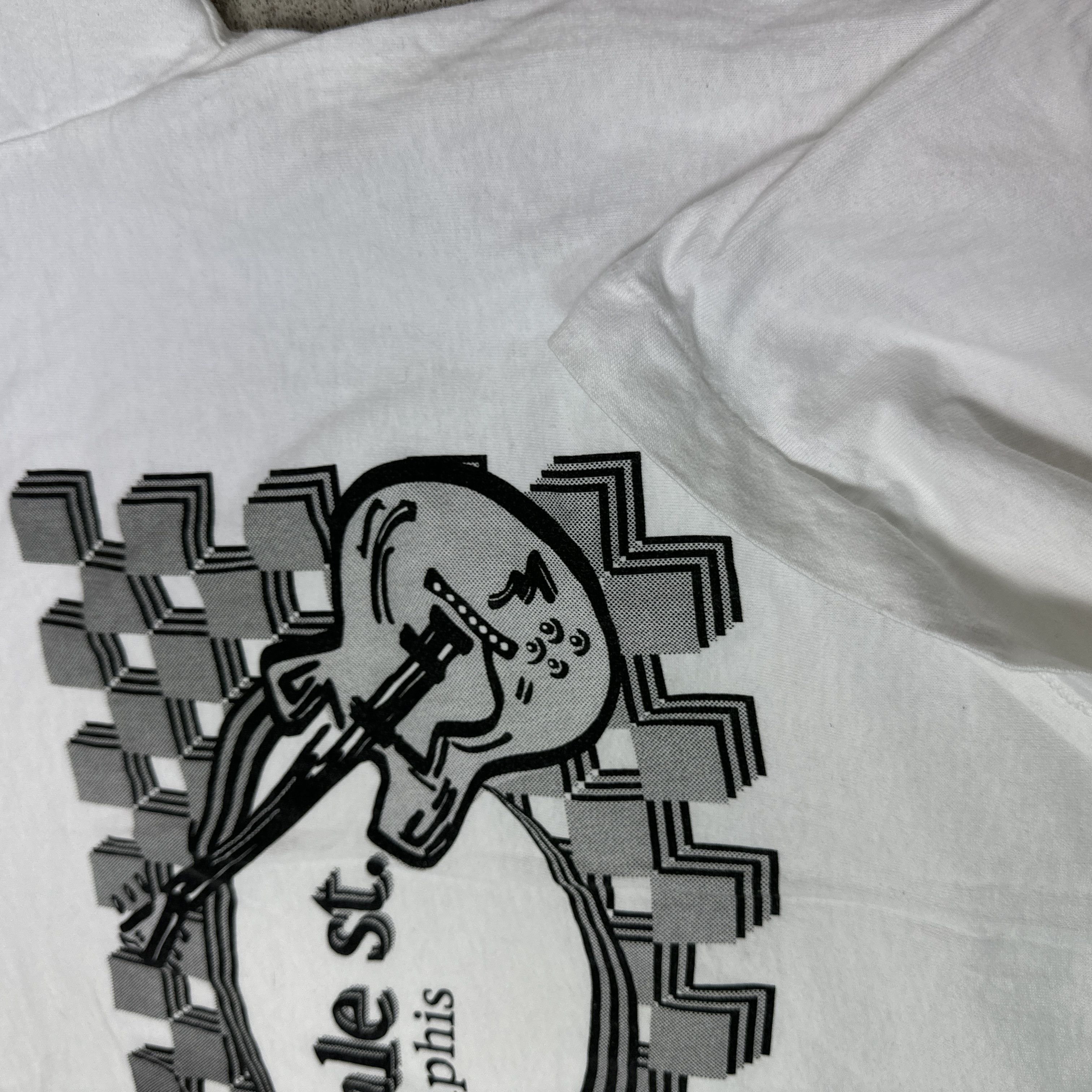 Vintage Vintage Casual Old School Memphis T-shirt 90s Size US L / EU 52-54 / 3 - 5 Thumbnail