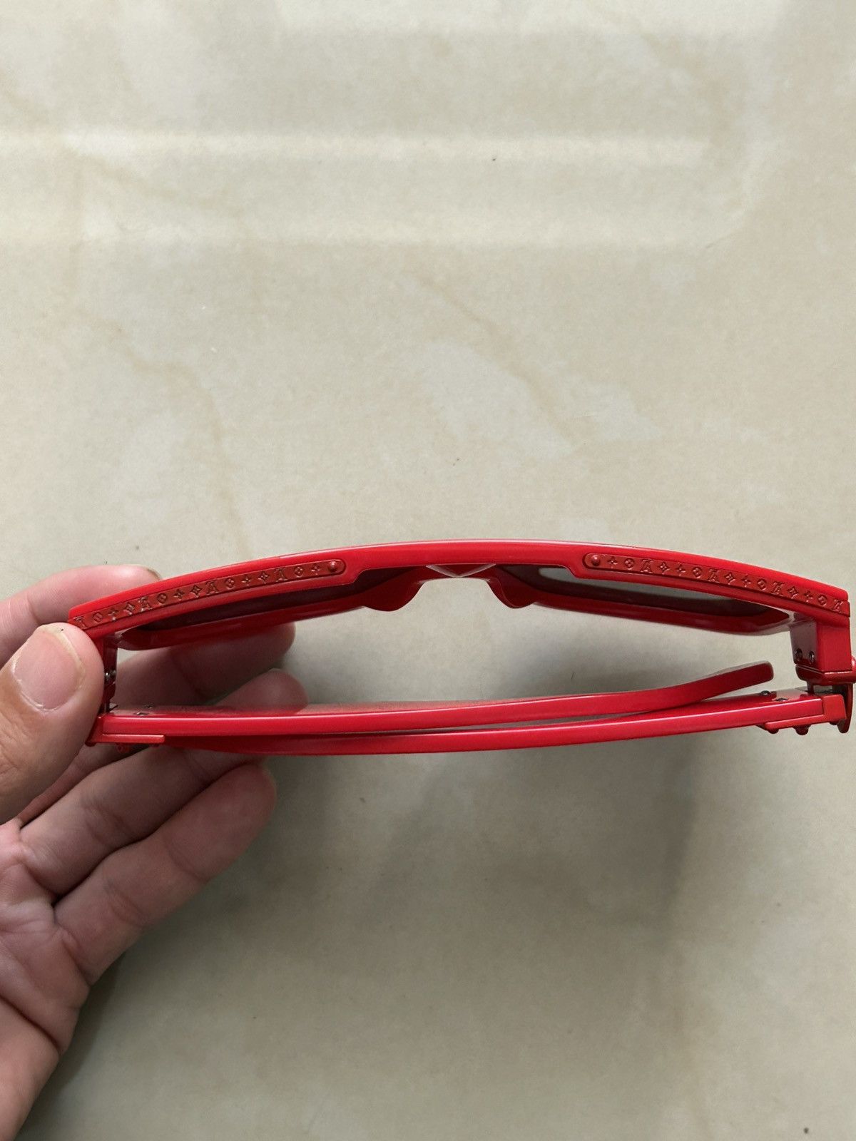 Louis Vuitton Louis Vuttion Red Millionaire Mask Size ONE SIZE - 5 Thumbnail