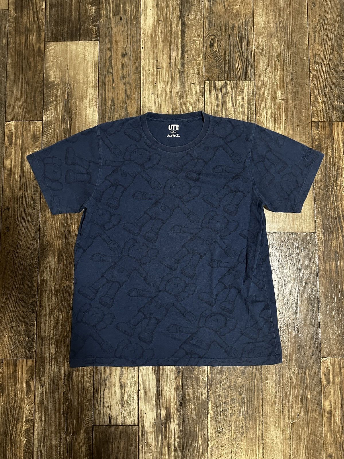 Kaws × Uniqlo Kaws x Uniqlo AOP Tee Size US XL / EU 56 / 4 - 1 Thumbnail