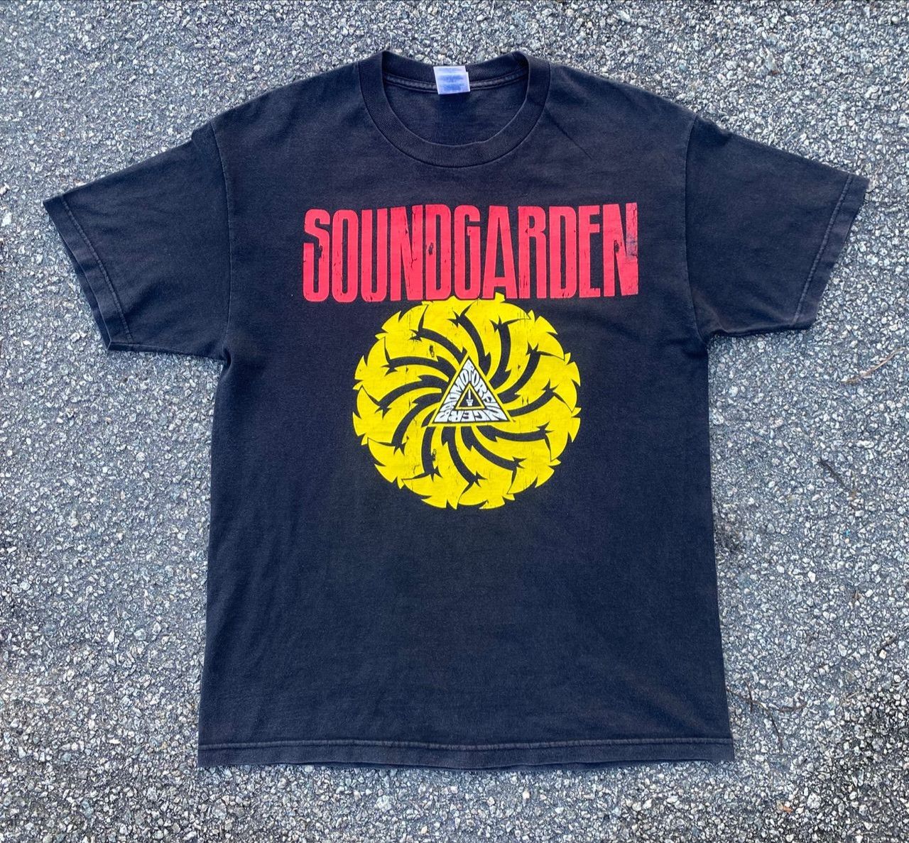 Band Tees Vintage Soundgarden Bad Motor Fingger Album Promo Tshirt Size US L / EU 52-54 / 3 - 1 Thumbnail