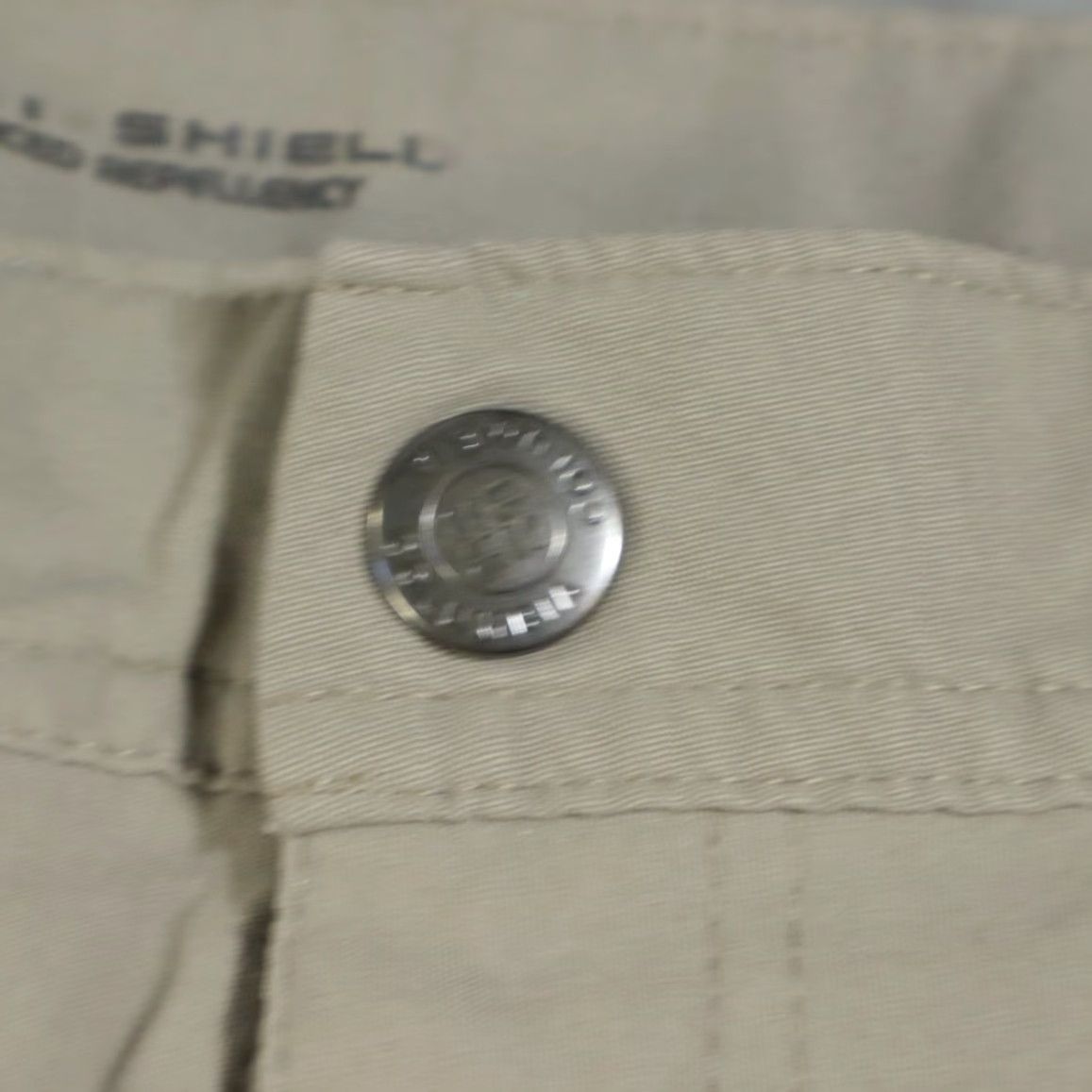 Vintage Columbia Stretch Omni-Shield Nylon Shell Shorts Sand Men's 34 Short Chino Regular Sand Colu mbia Stretch Omni-Shield Nylon Shell Shorts 34 Mens Size US 34 / EU 50 - 7 Thumbnail
