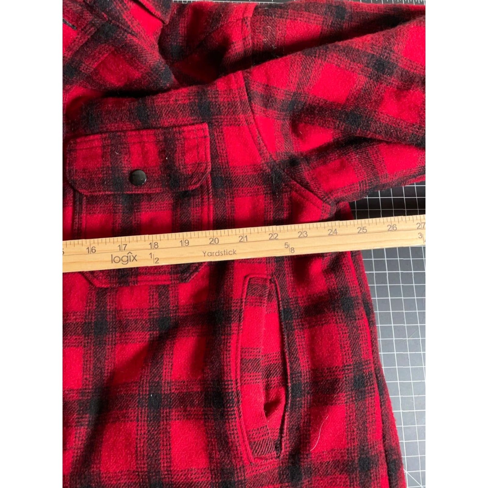 Vintage VINTAGE Woolrich Jacket Men Warmer Plaid Wool Coat 44 Red Black 80s 90s Outdoor Quilted Pockets Mens Size US S / EU 44-46 / 1 - 5 Thumbnail