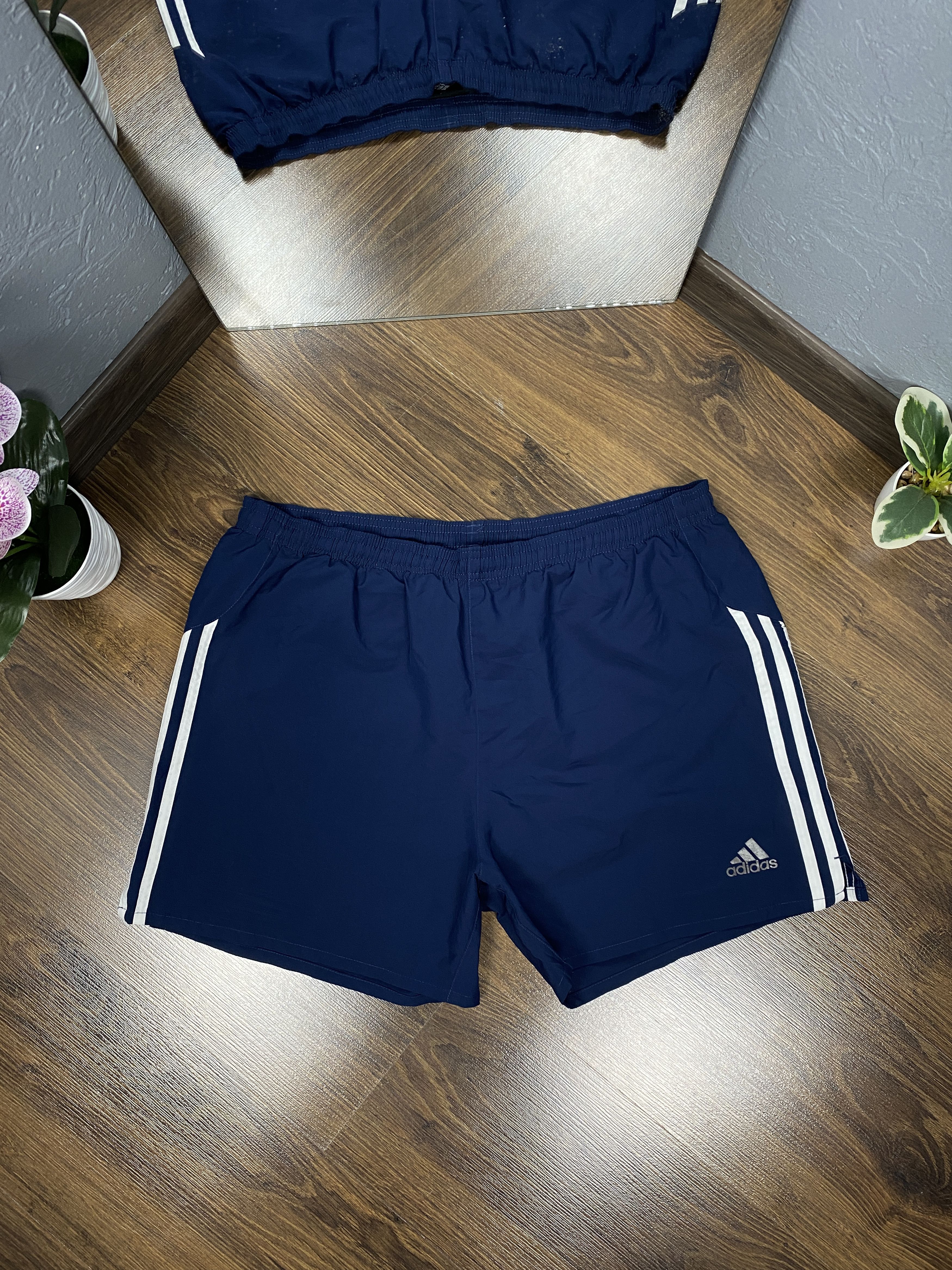Adidas Adidas Vintage Mens Shorts Y2K Size US 32 / EU 48 - 1 Thumbnail