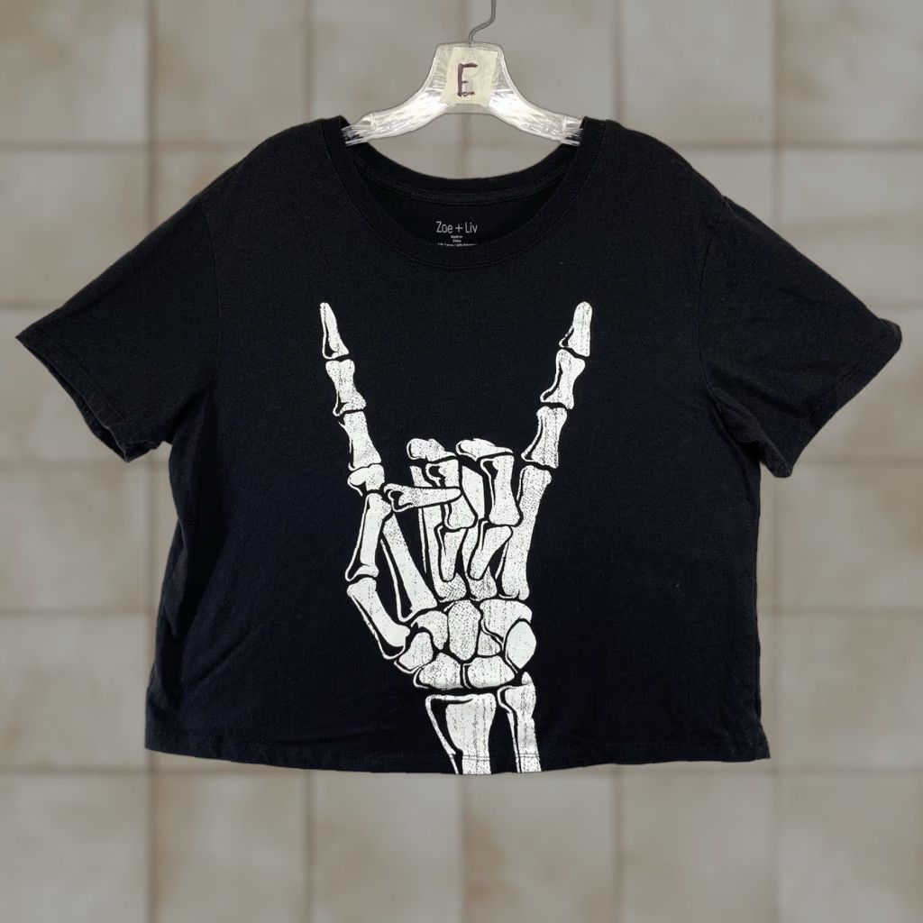 Vintage Women’s Cropped T-Shirt XXL Black Goth Punk Rock Metal Skeleton Hand Halloween Casual Size XXL / US 16-18 / IT 52-54 - 1 Thumbnail