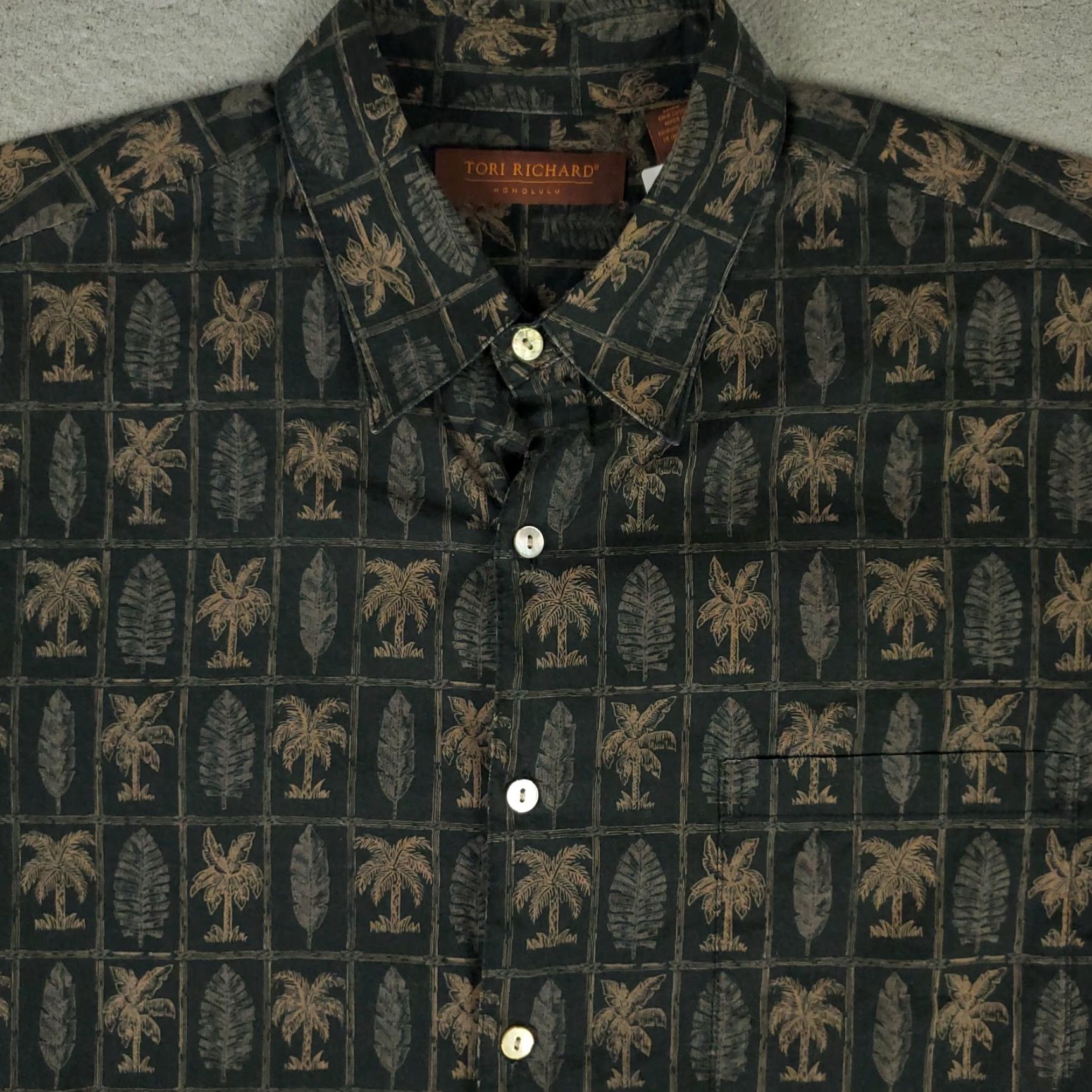 Tori Richard Tori Richard Shirt Mens Large Black Hawaiian Button Up Short Sleeve Geometric Pattern Size US L / EU 52-54 / 3 - 2 Thumbnail
